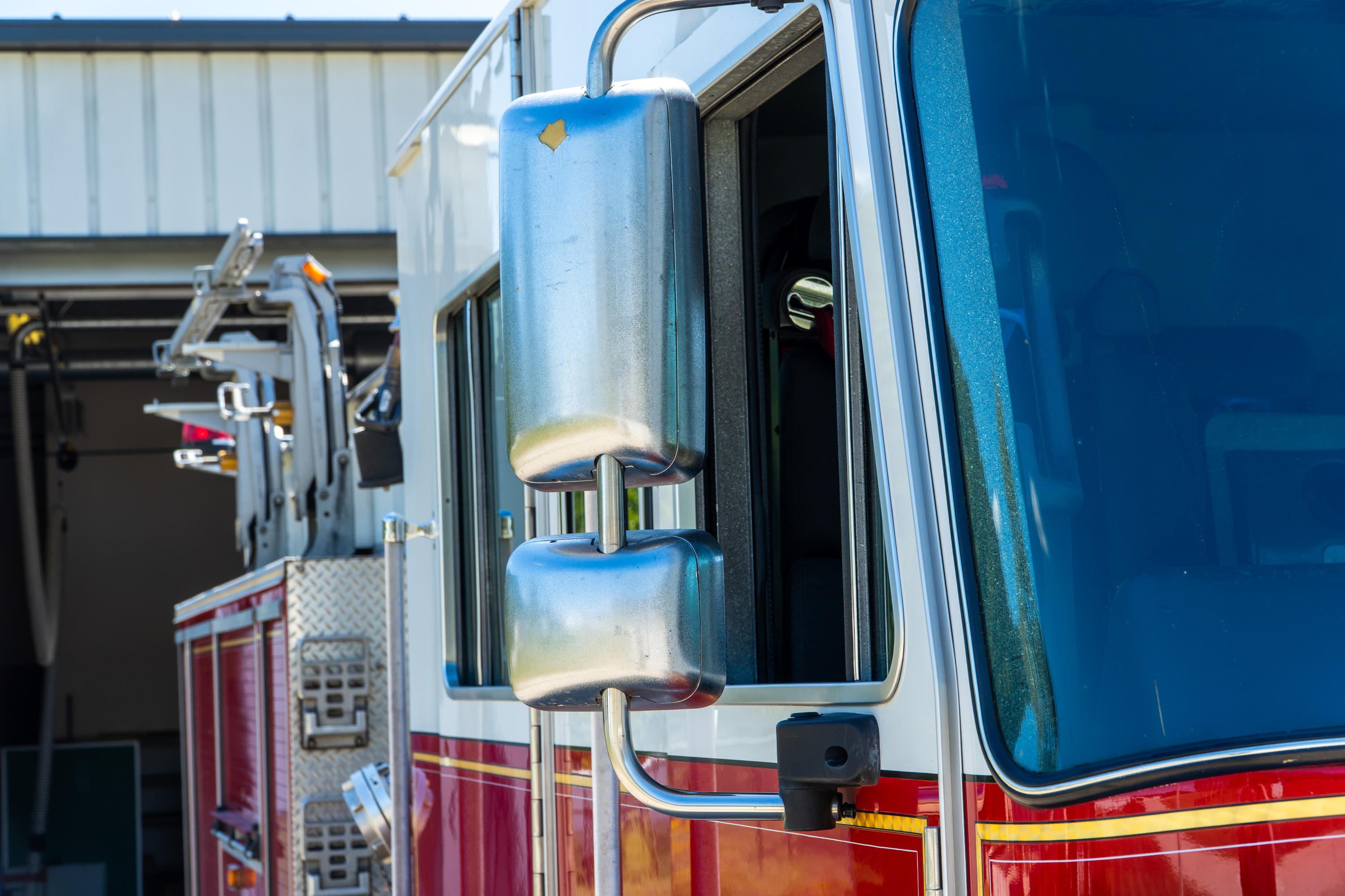 2004 Sutphen Pumper - image 91