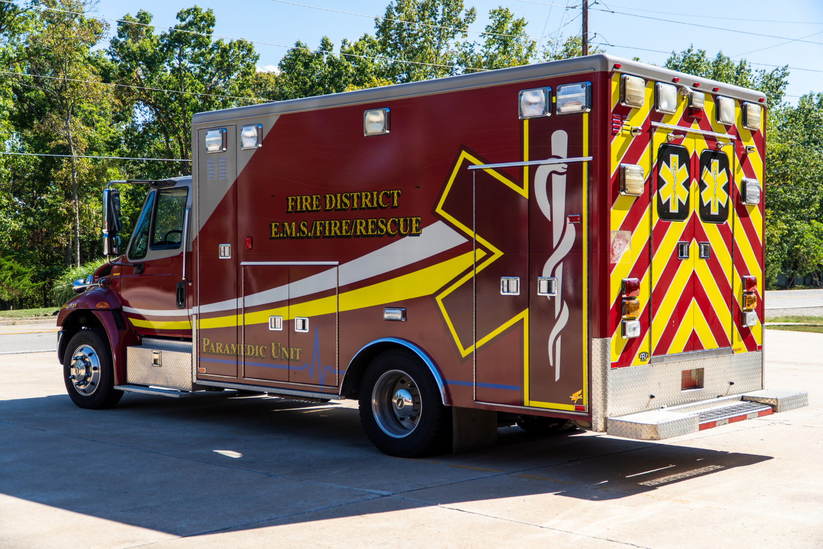 2004 AEV International Type III Ambulance - image 11