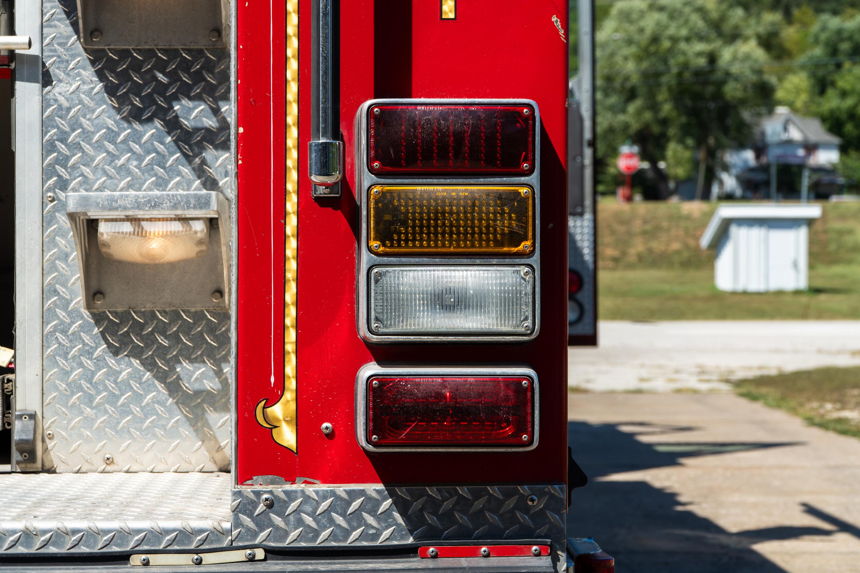2004 Sutphen Pumper - image 70