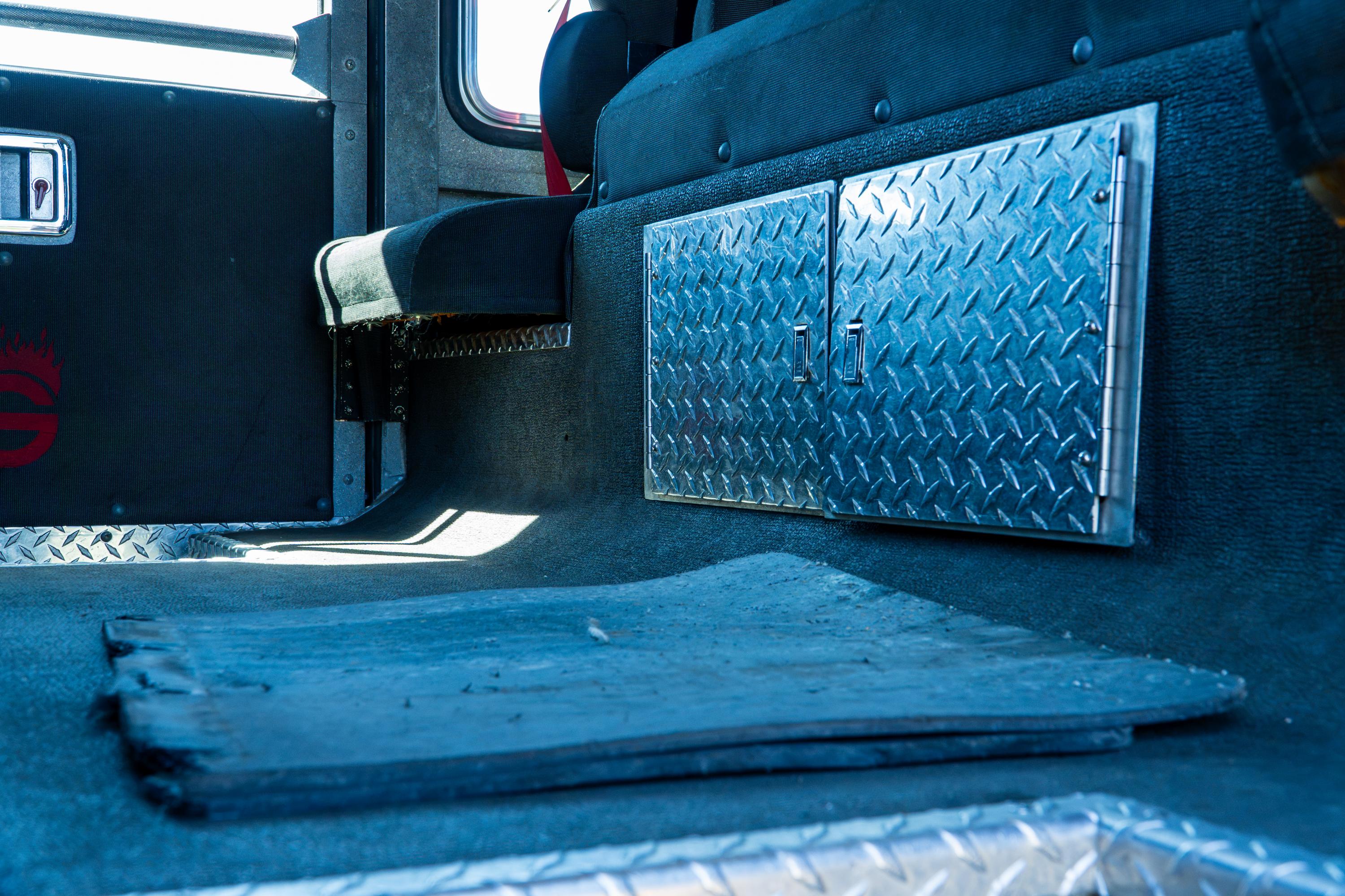 2004 Sutphen Pumper - image 32