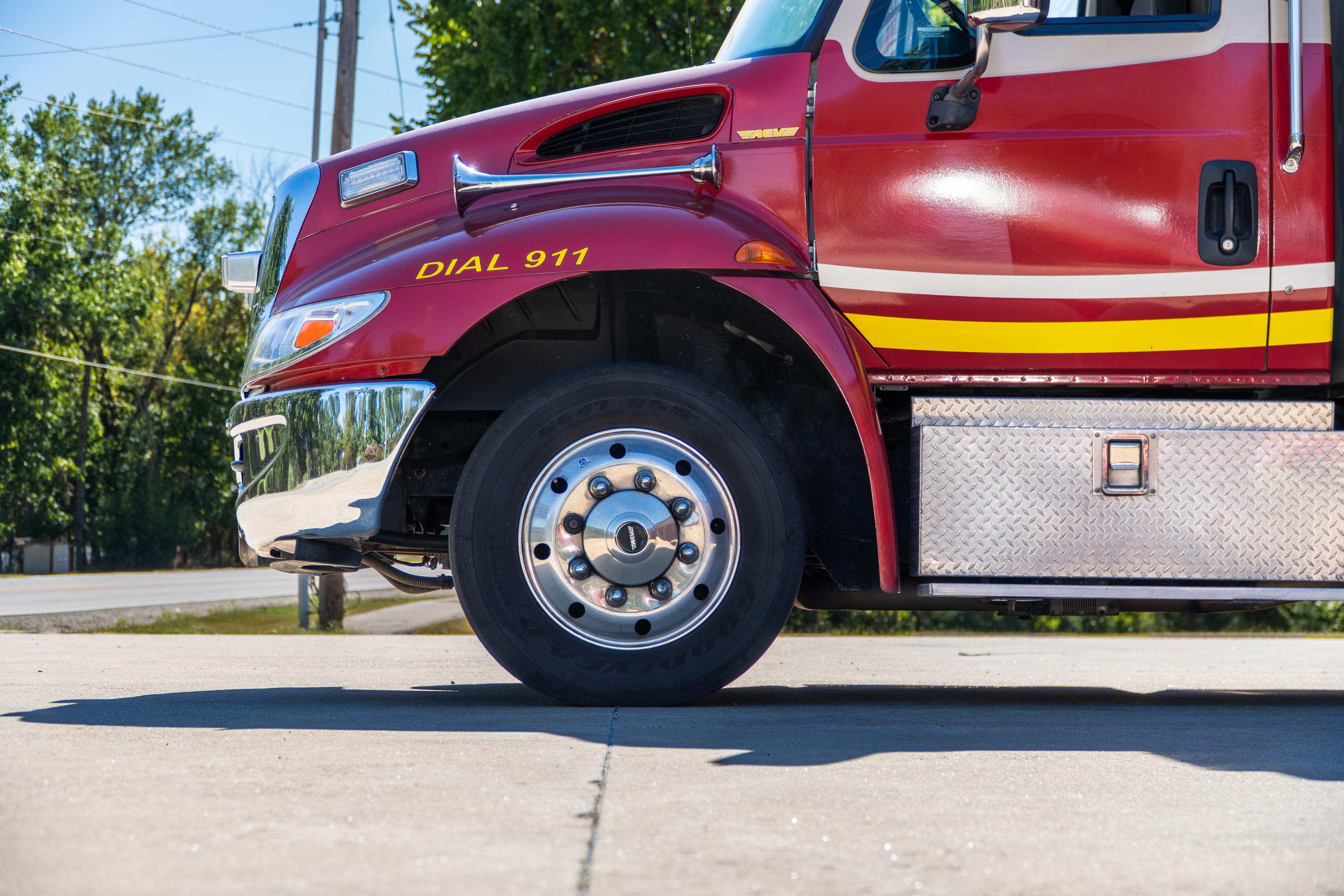 2004 AEV International Type III Ambulance - image 6