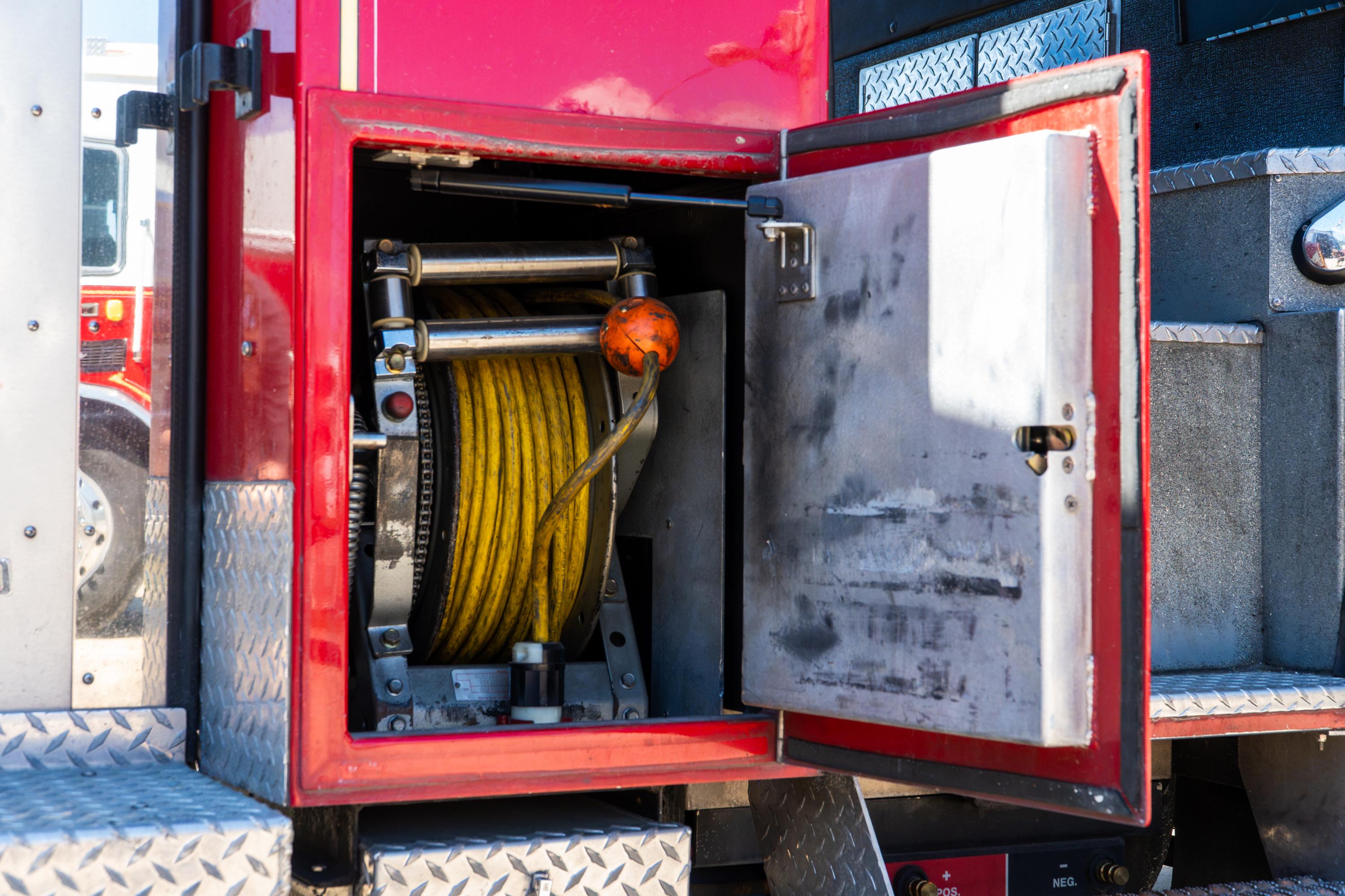 2004 Sutphen Pumper - image 25