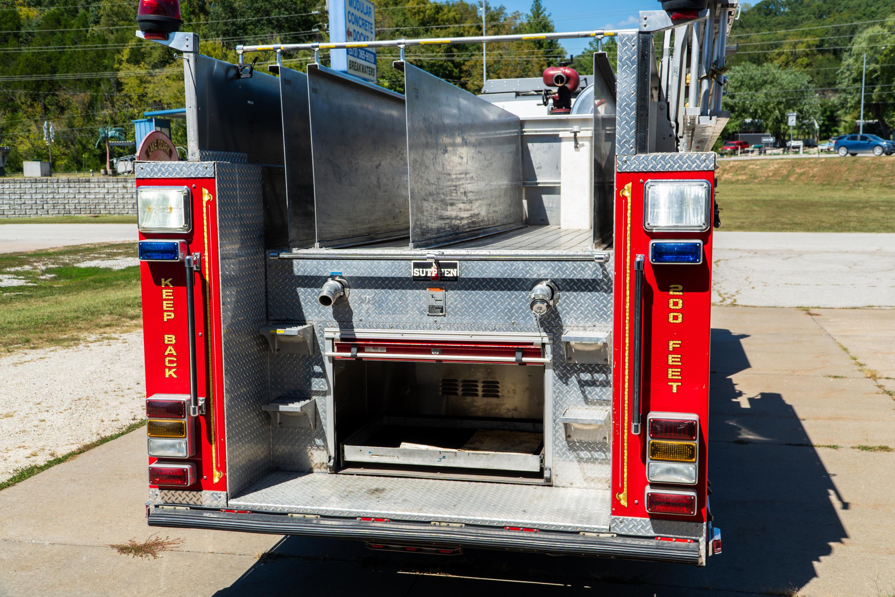 2004 Sutphen Pumper - image 12
