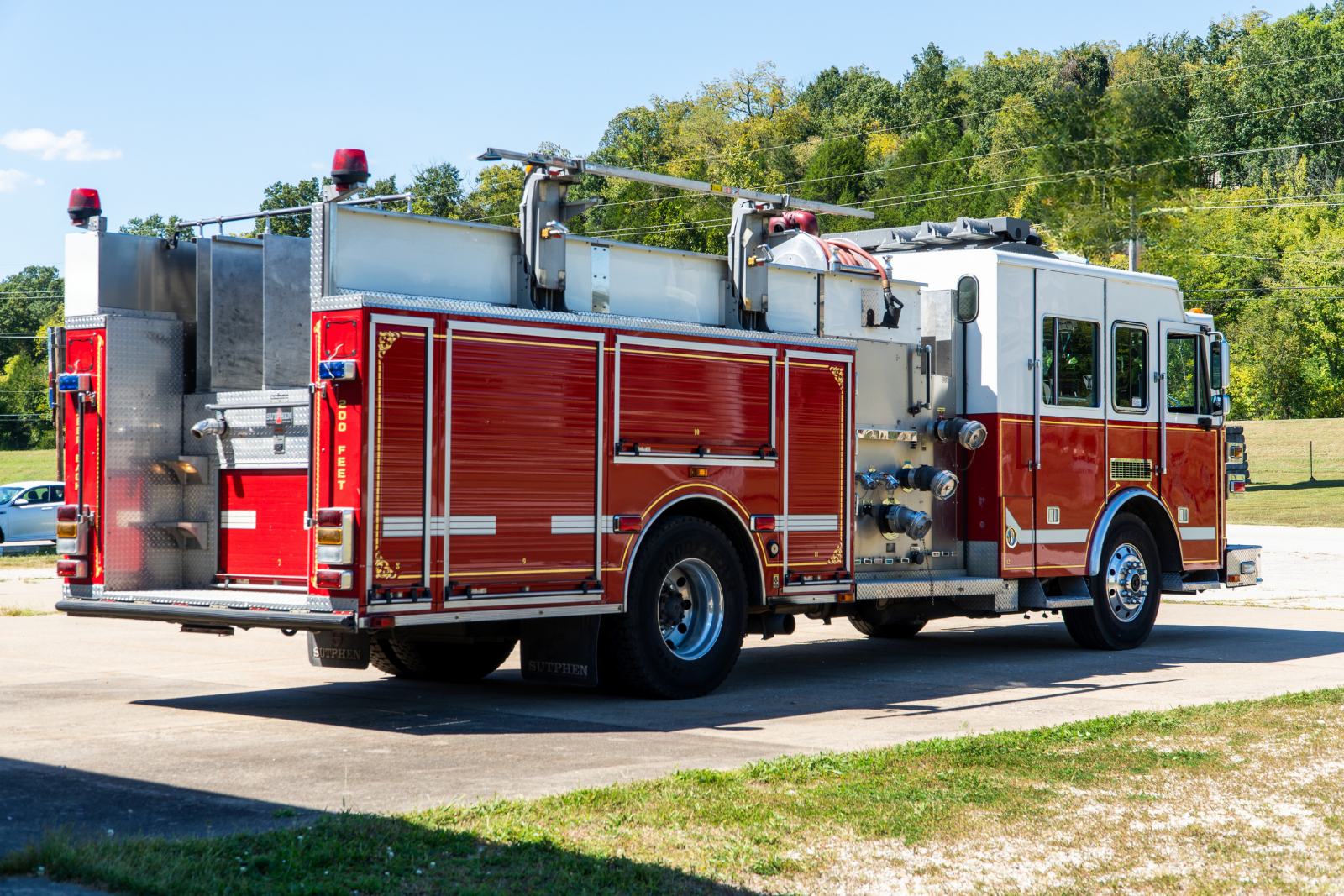 2004 Sutphen Pumper - image 4