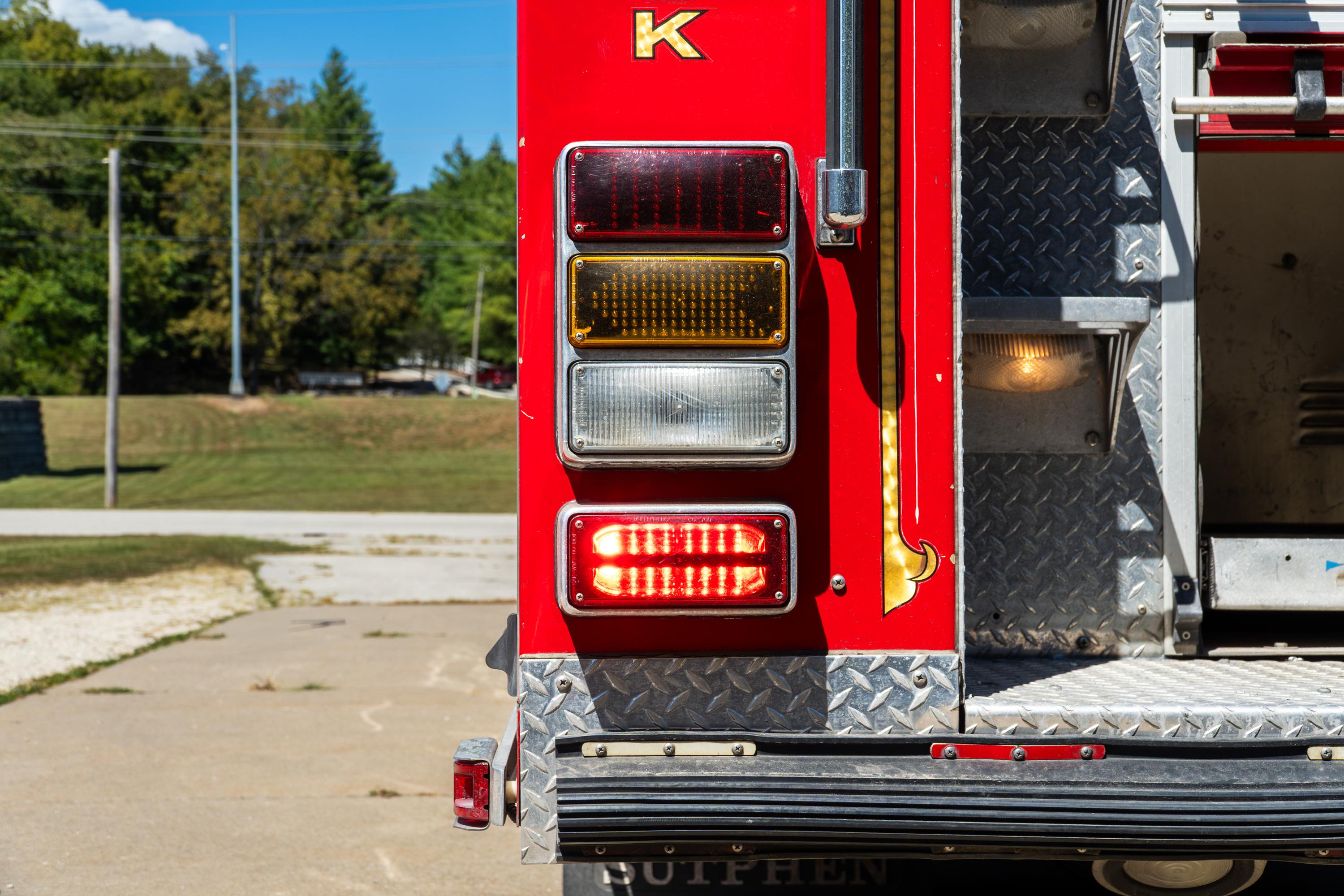 2004 Sutphen Pumper - image 82