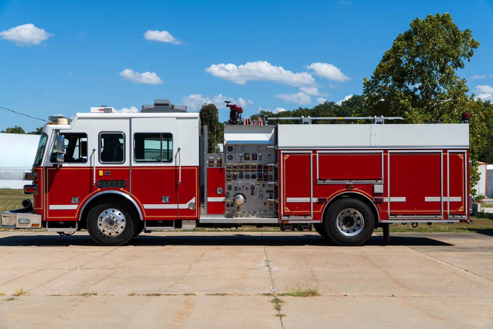2004 Sutphen Pumper - image 6