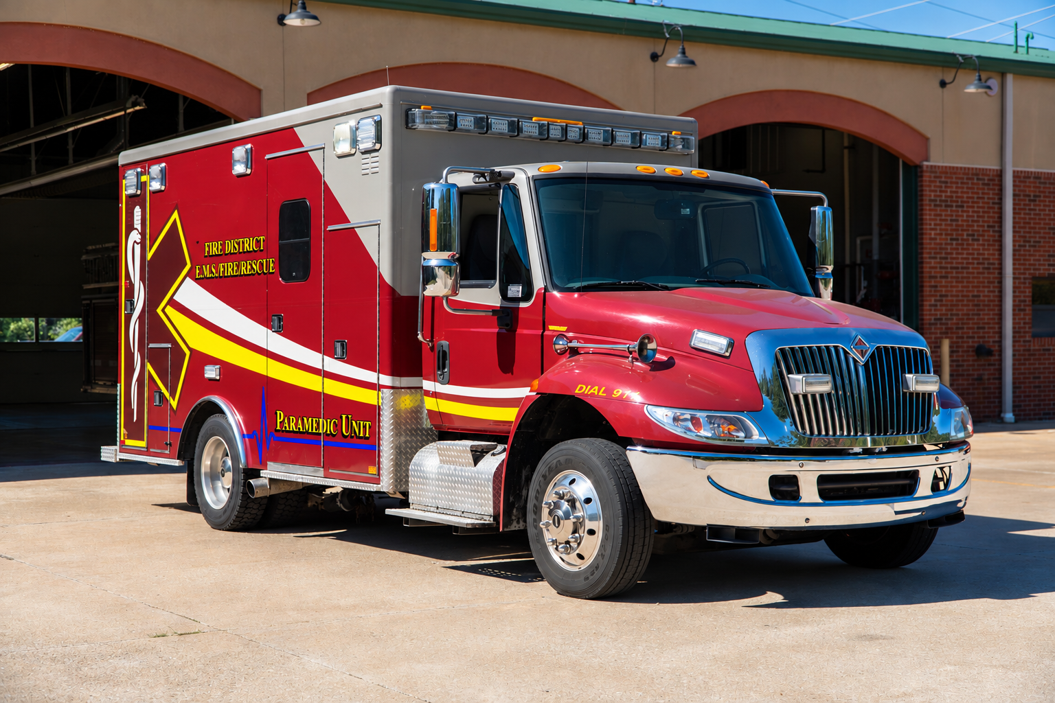 2004 AEV International Type III Ambulance - image 1