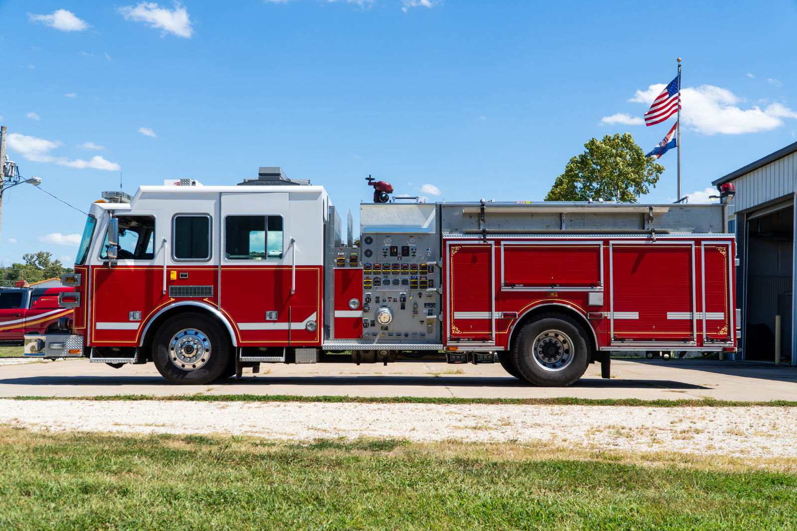 2004 Sutphen Pumper - image 8