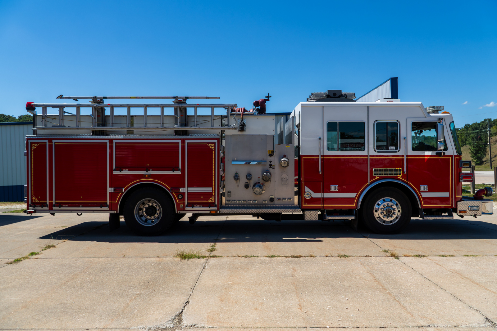 2004 Sutphen Pumper - image 9