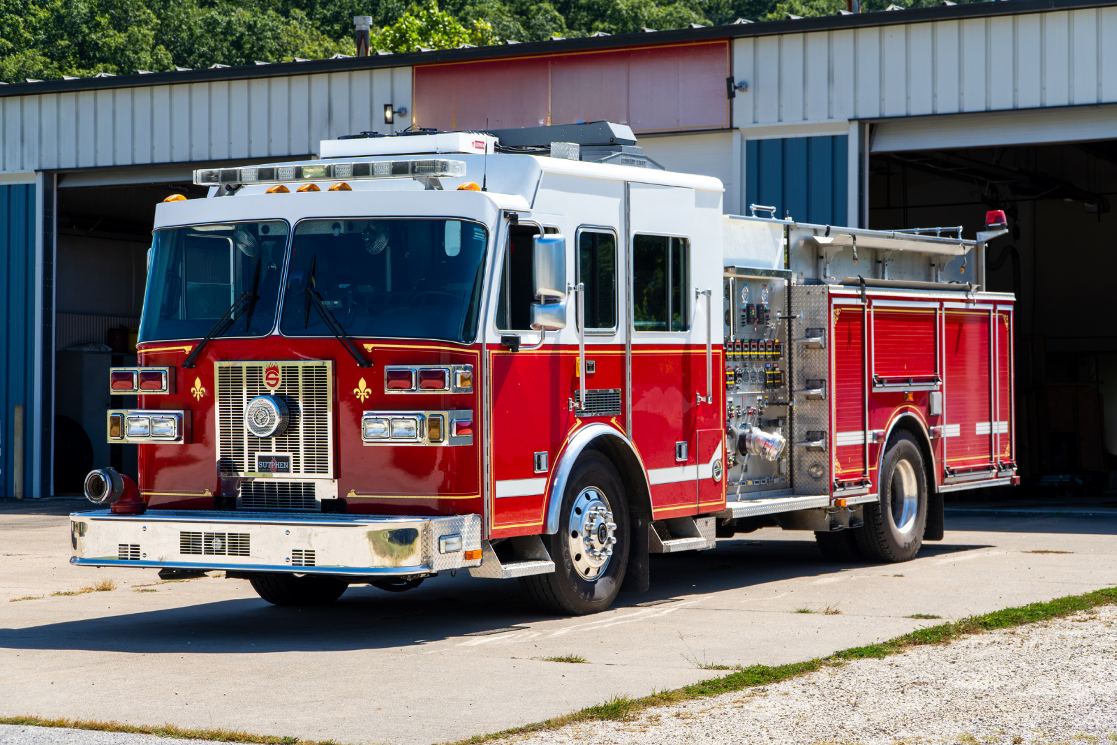 2004 Sutphen Pumper - image 1