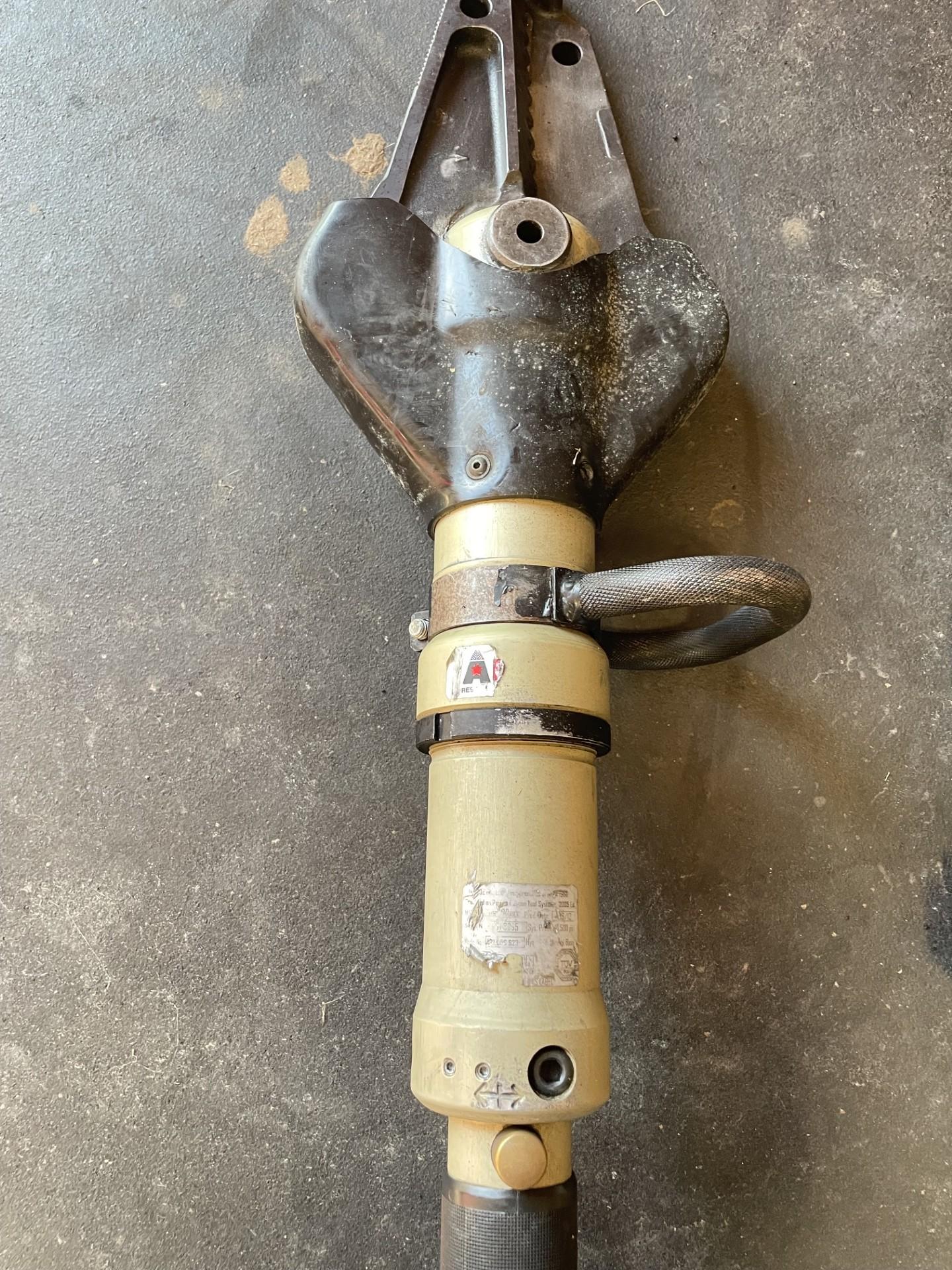 Genesis Rescue Tools and Power Unit - image 2