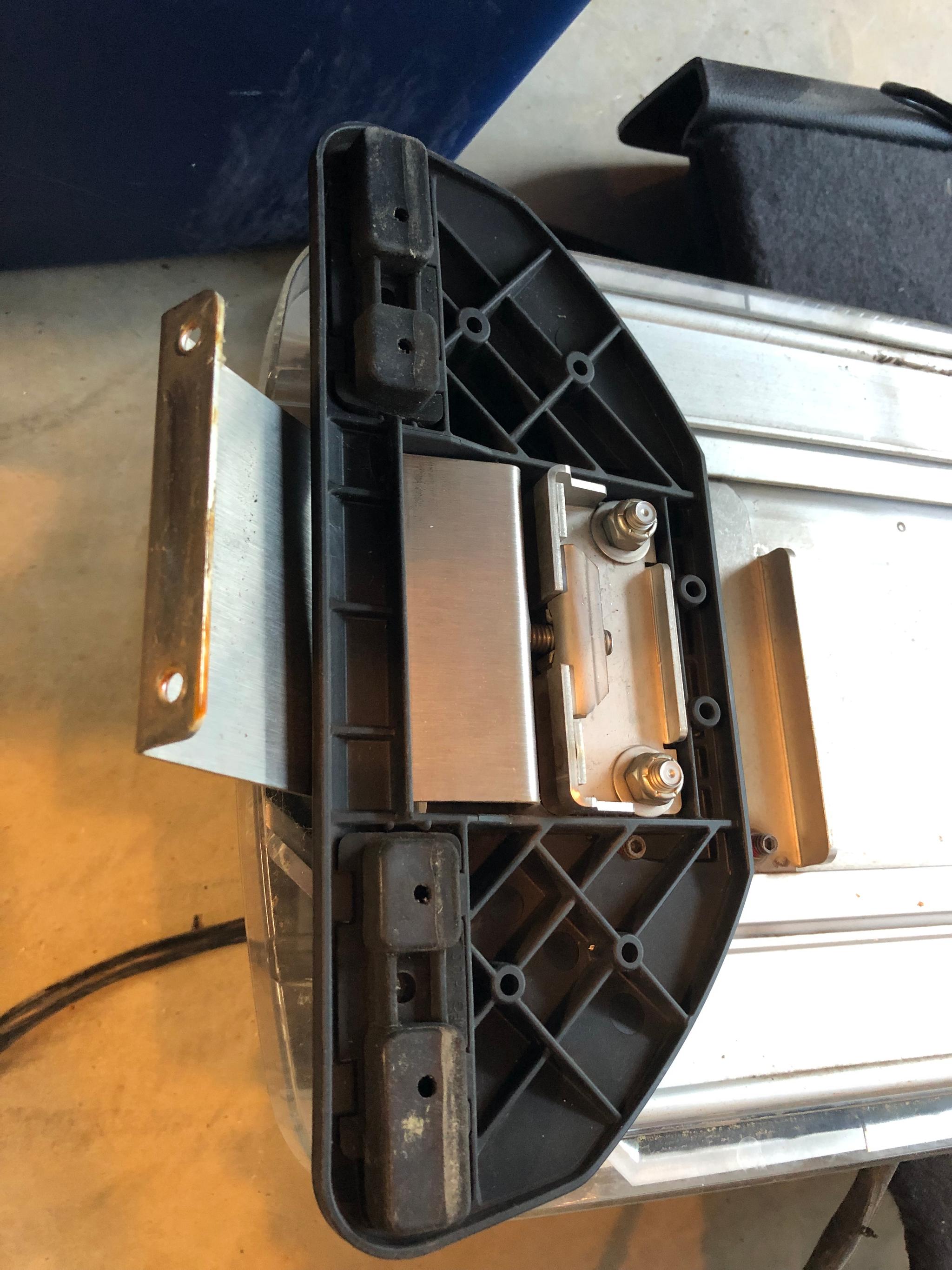 Whelen Legacy Lightbar (blue) - image 4