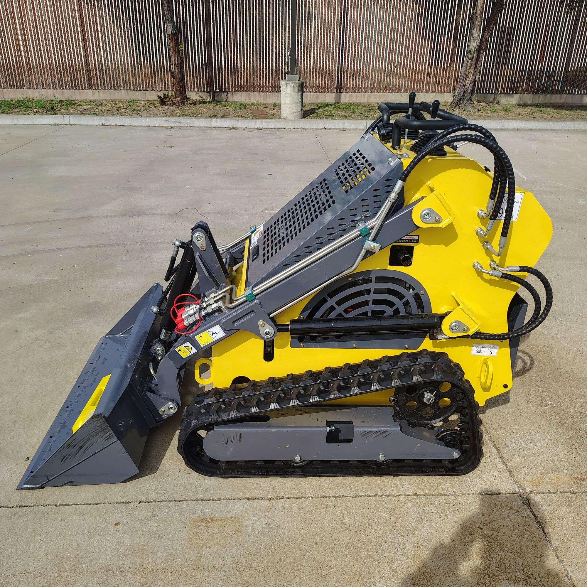 StarVox SV‑480 Mini Track Skid Steer Loader w/ Bucket (New/Unused) - image 3