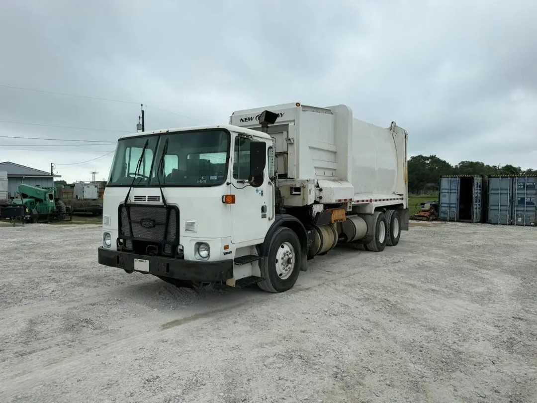 2014 Autocar New Way Front Loader