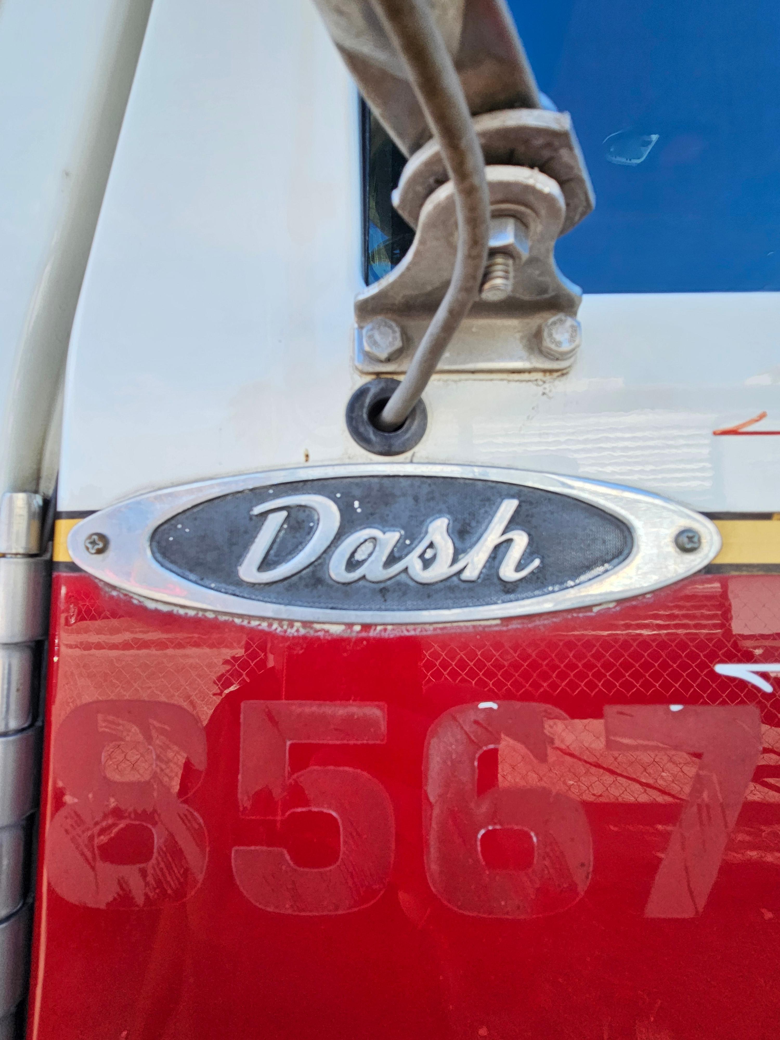 2004 105' Pierce Dash Ladder truck - image 2