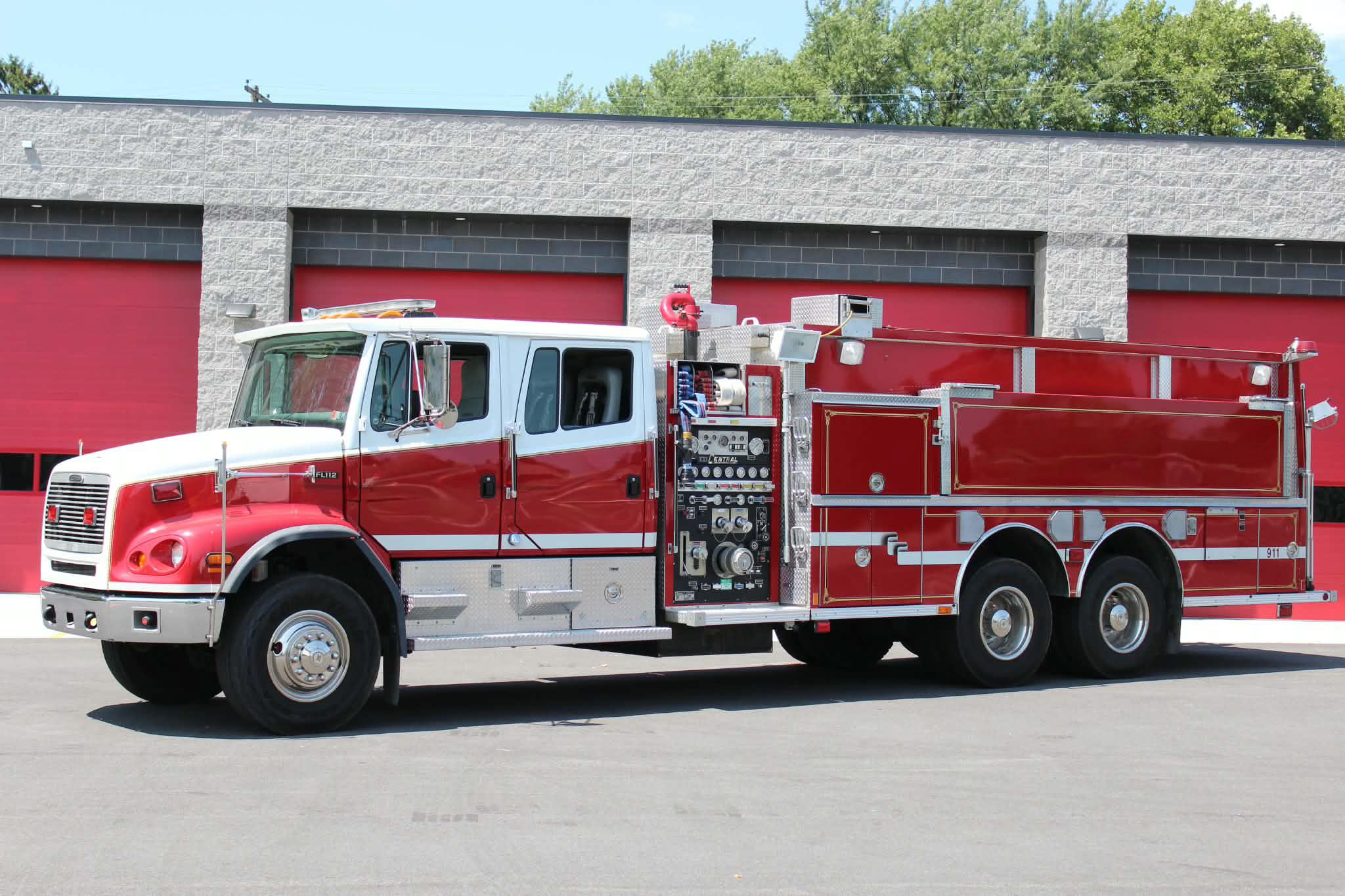 1998 Freightliner TK Pumper Tanker - image 1