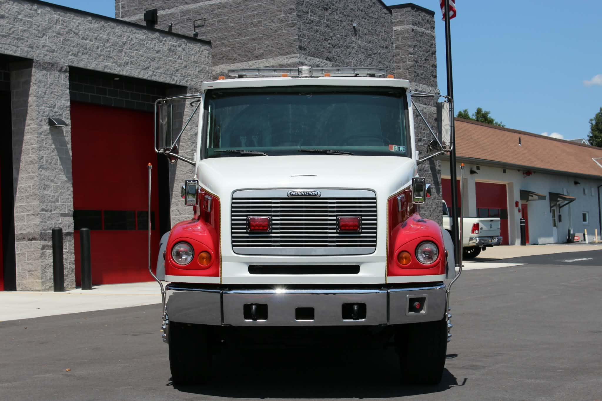 1998 Freightliner TK Pumper Tanker - image 3