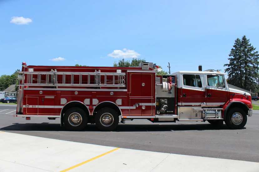 1998 Freightliner TK Pumper Tanker — photo 2