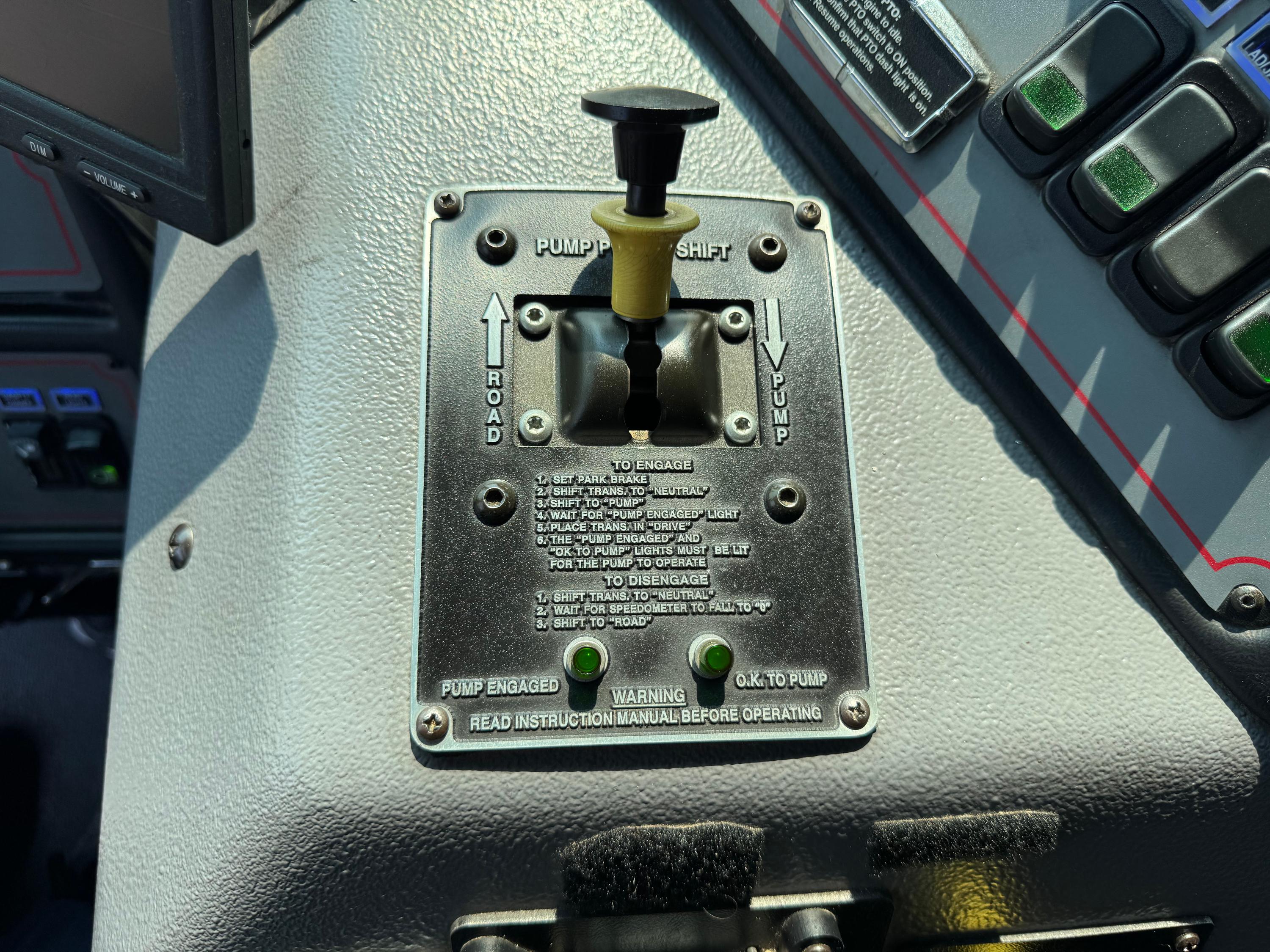 2013 Sutphen SP-90 85' Aerial - image 22
