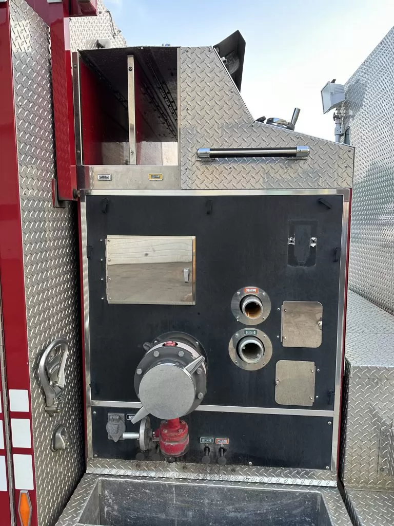 1996 Pierce Saber Pumper - image 15