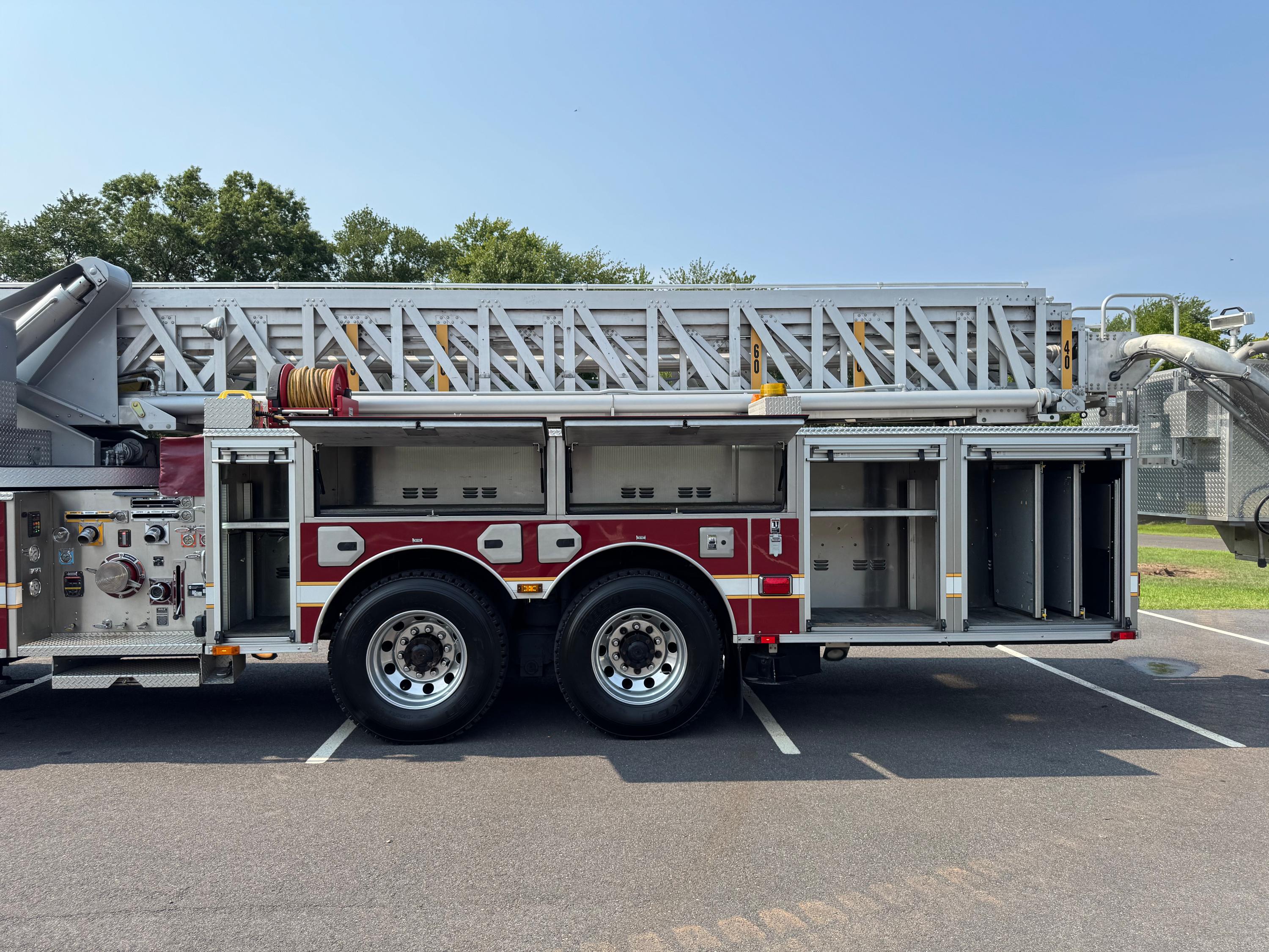2013 Sutphen SP-90 85' Aerial - image 7