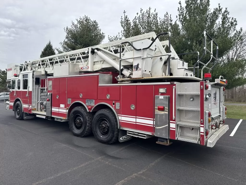 2001 Pierce 85' Platform - image 8