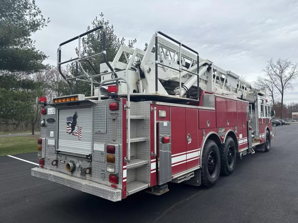 2001 Pierce 85' Platform - image 9