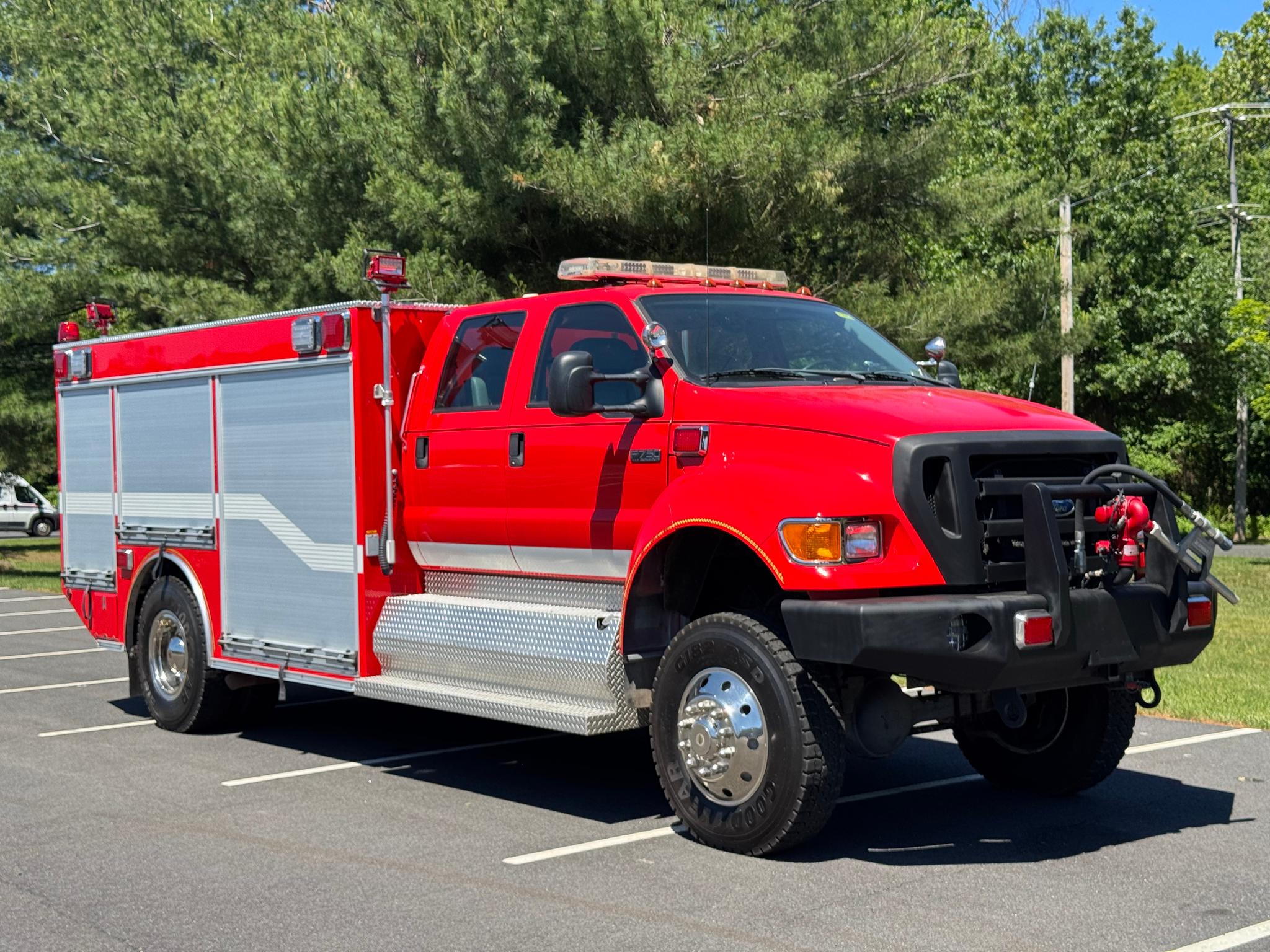 2006 Ford F-750 4x4 ARFF - image 2