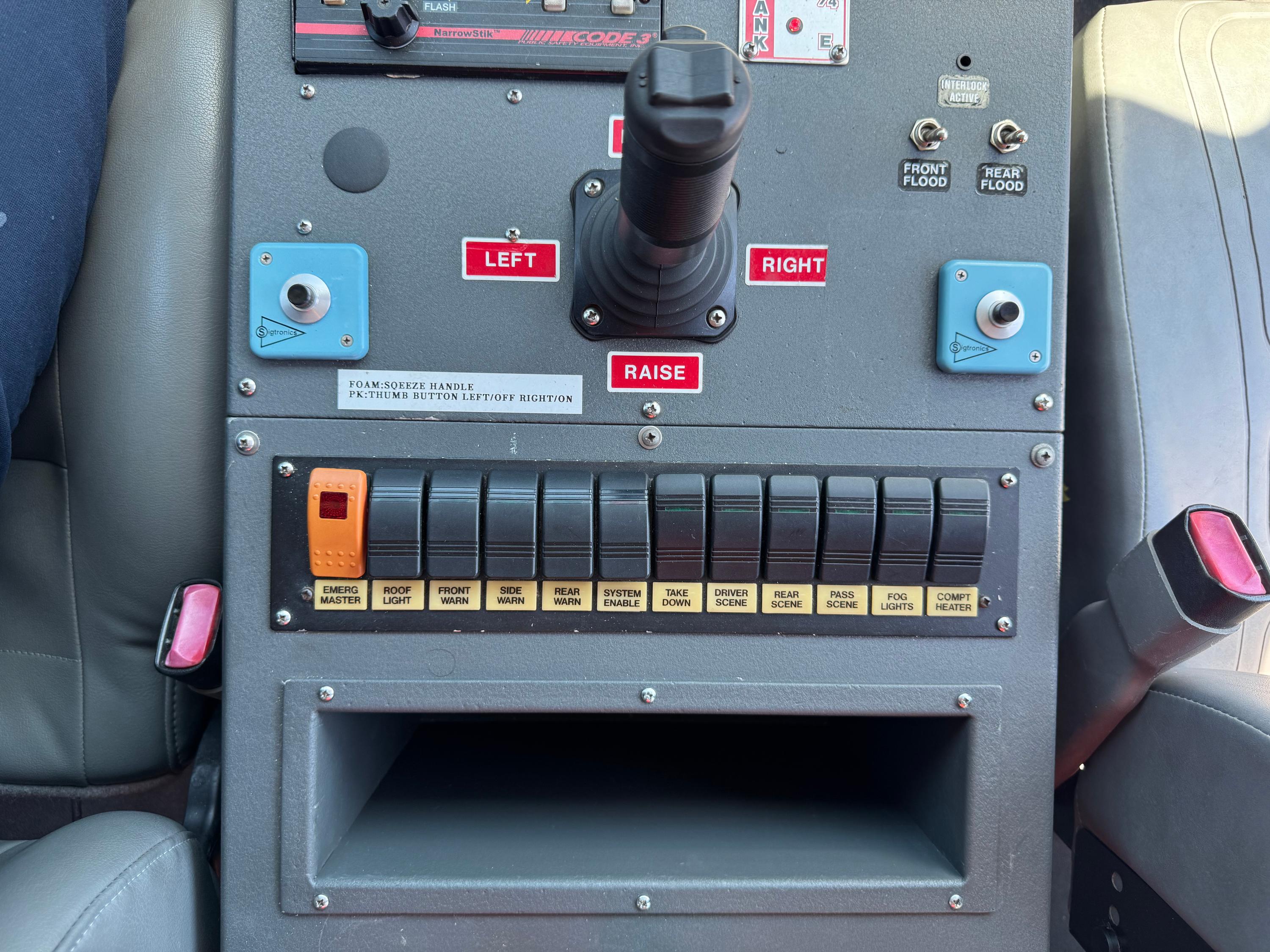 2006 Ford F-750 4x4 ARFF - image 14