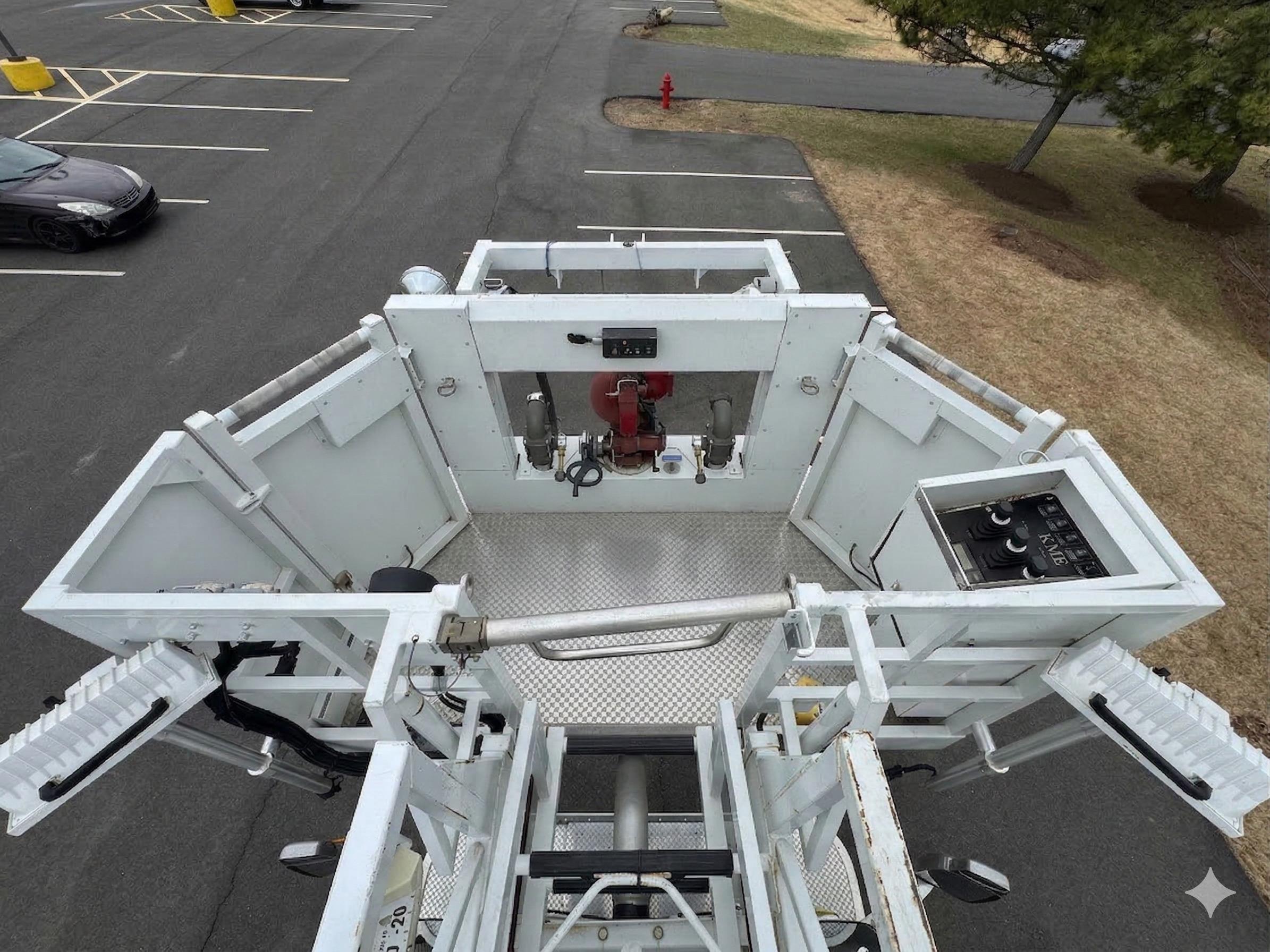 2007 KME AerialCat 102' Platform - image 32