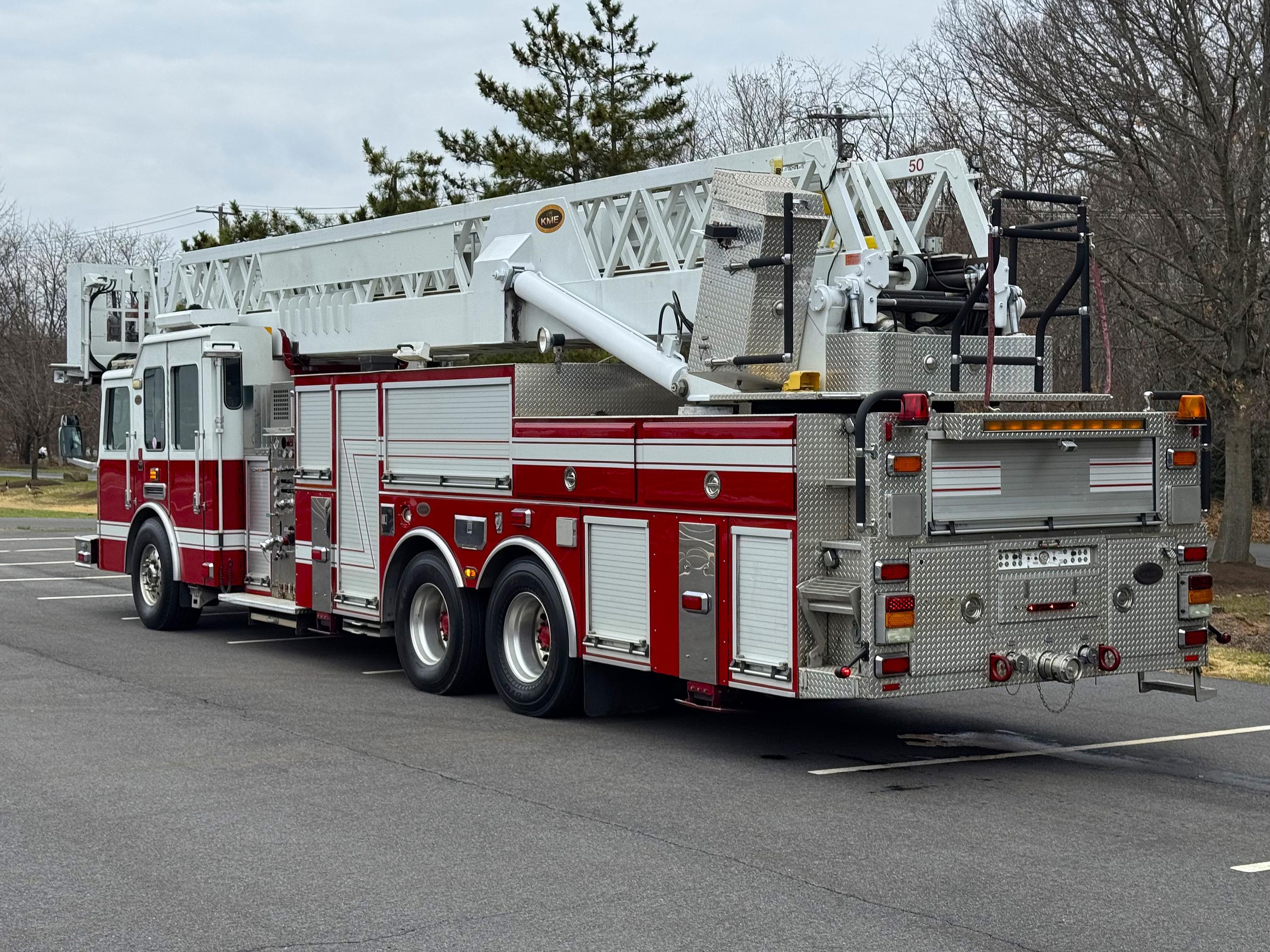 2007 KME AerialCat 102' Platform - image 10