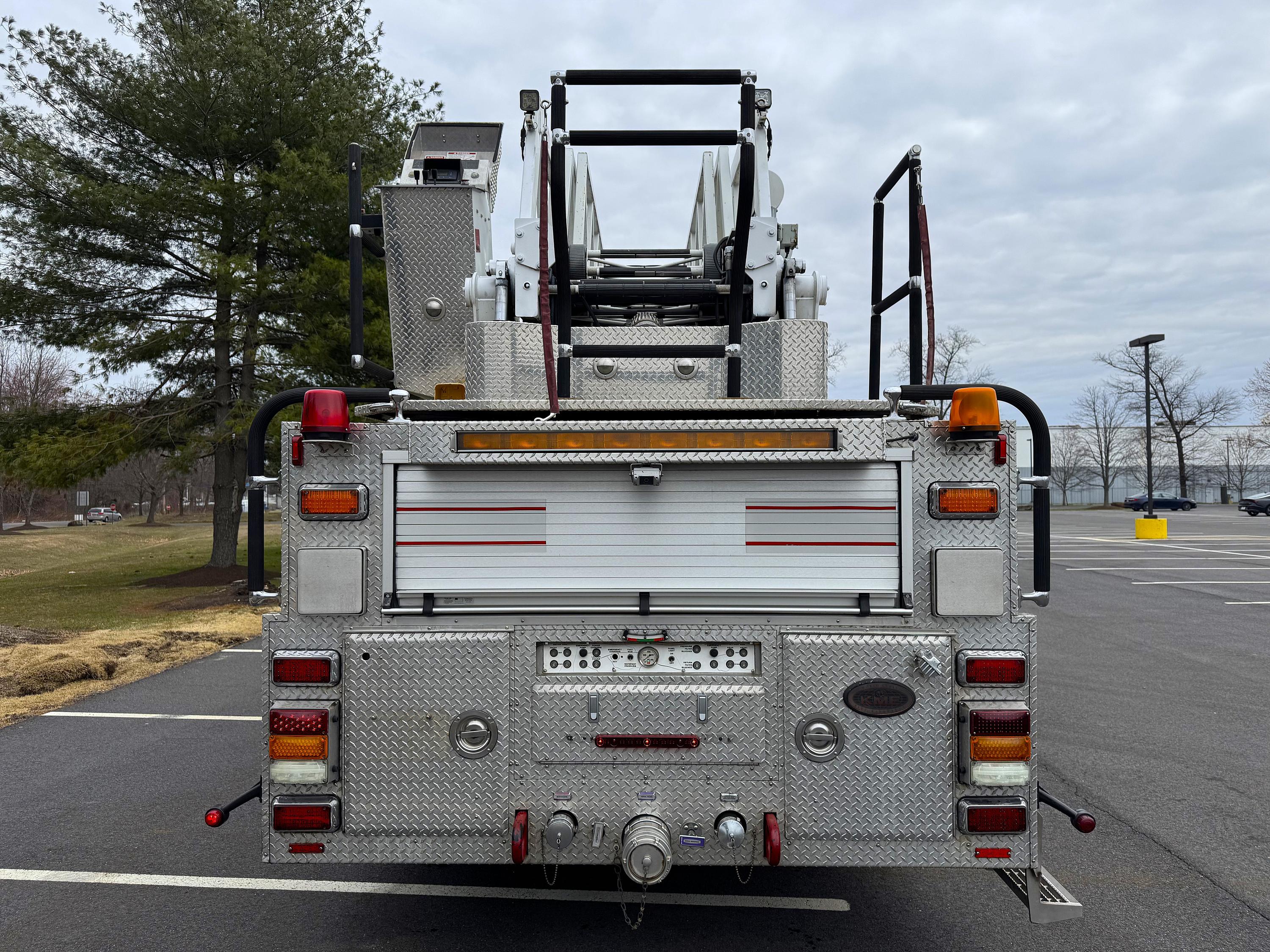 2007 KME AerialCat 102' Platform - image 12