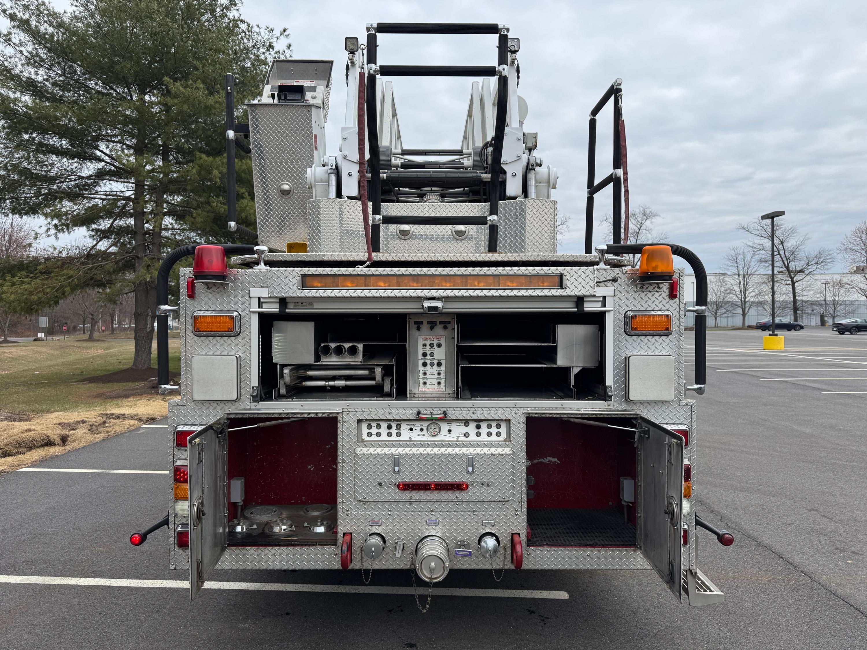 2007 KME AerialCat 102' Platform - image 13