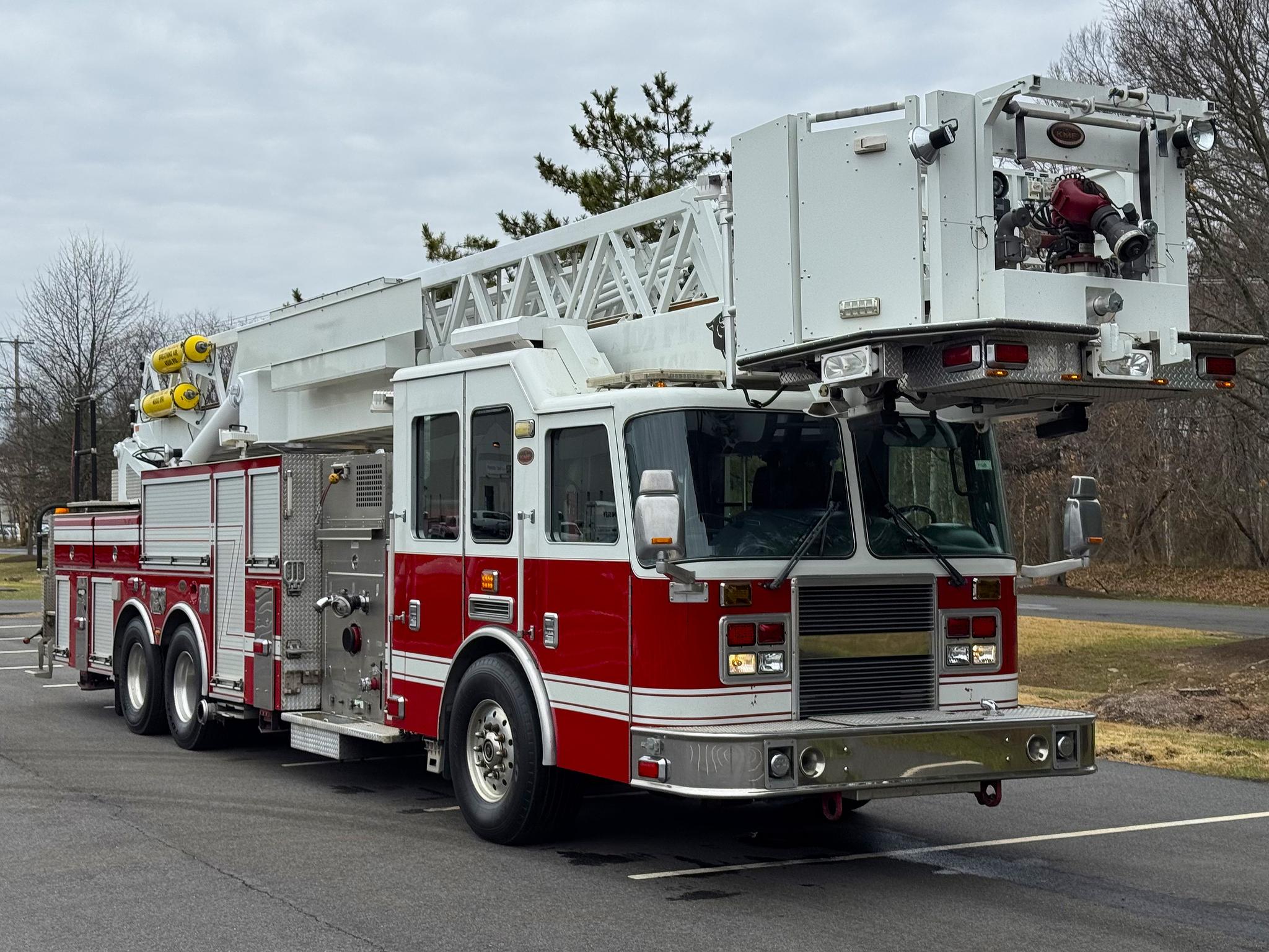 2007 KME AerialCat 102' Platform - image 2