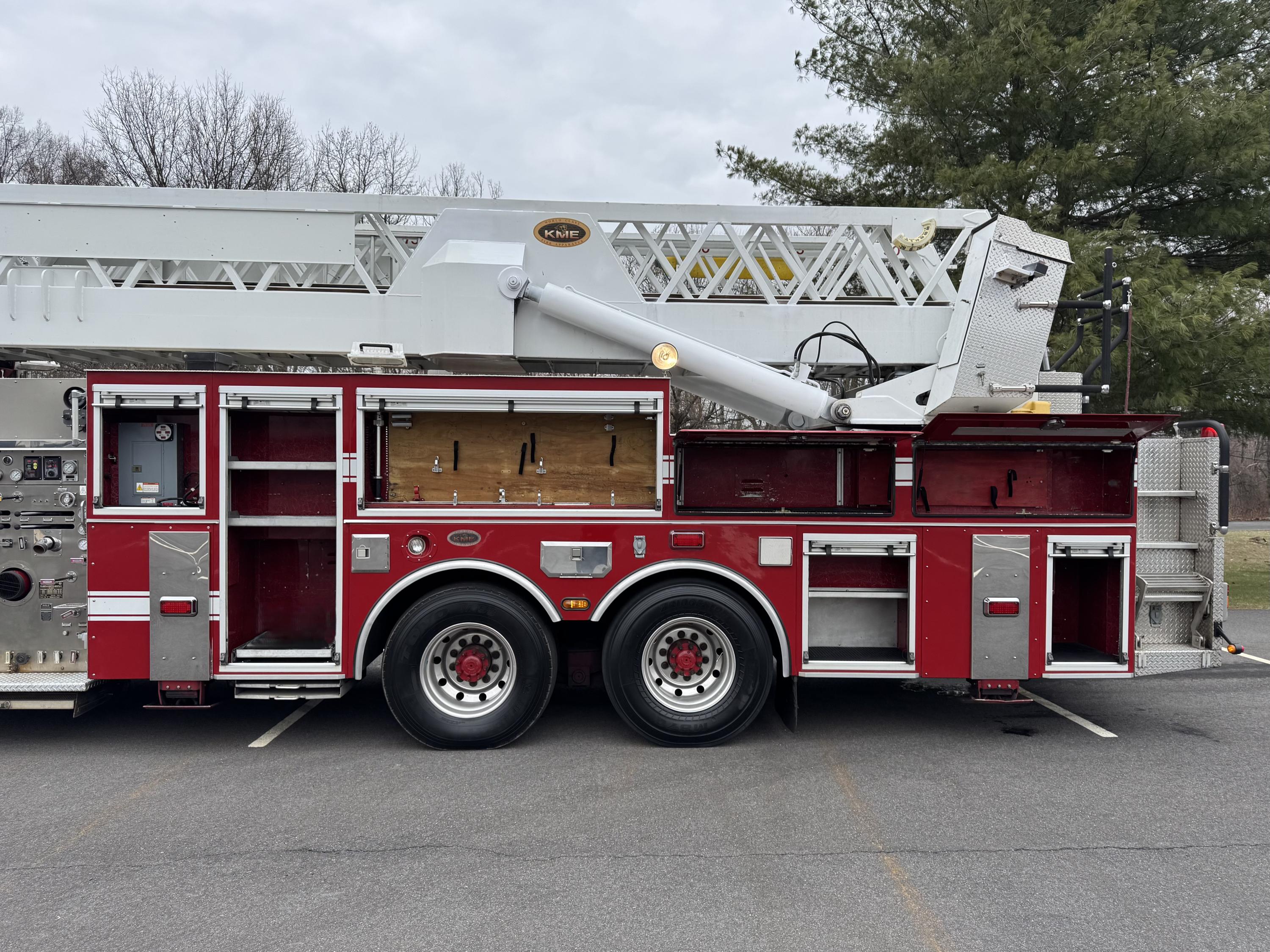 2007 KME AerialCat 102' Platform - image 7