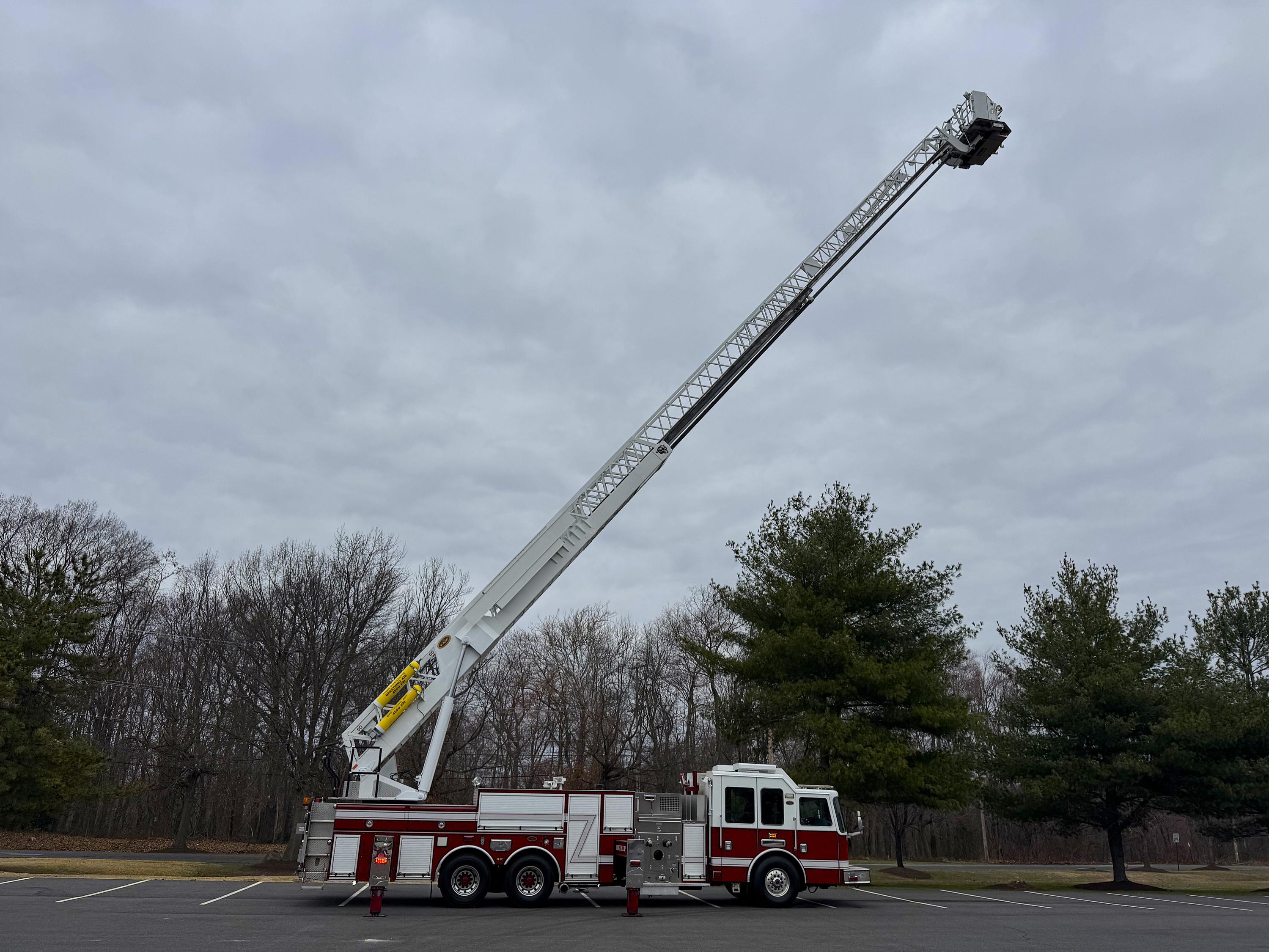 2007 KME AerialCat 102' Platform - image 4