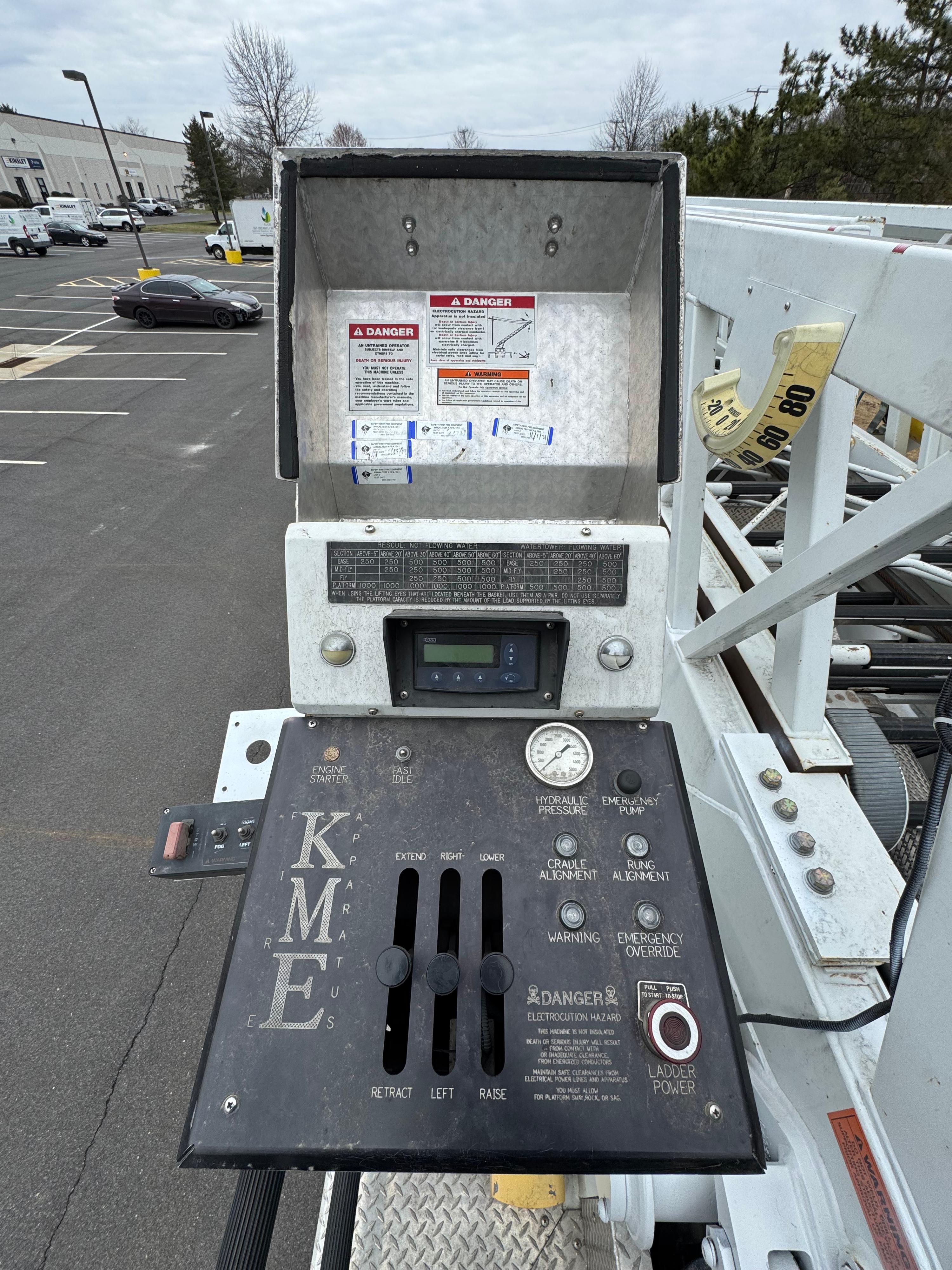 2007 KME AerialCat 102' Platform - image 24
