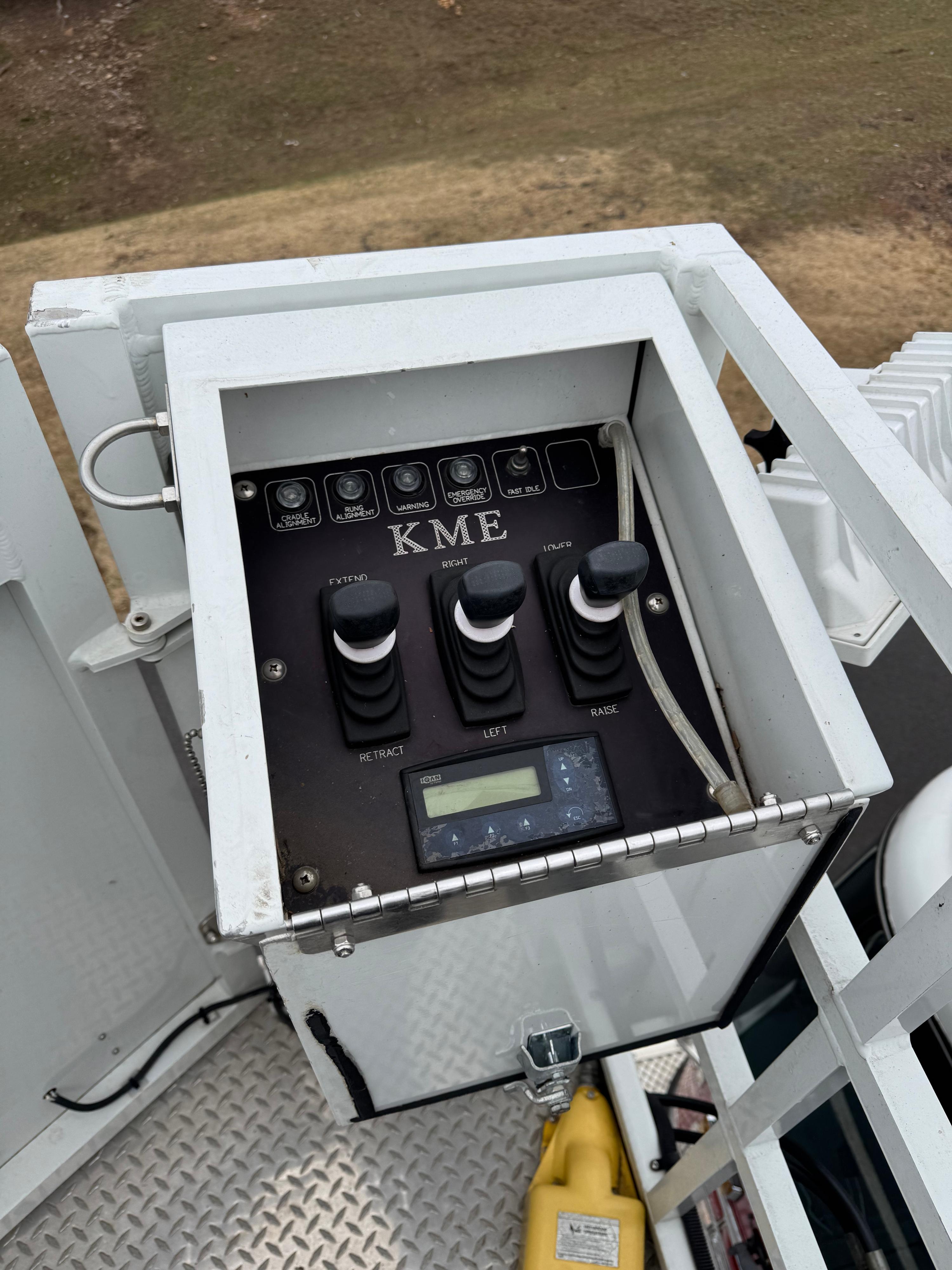 2007 KME AerialCat 102' Platform - image 25