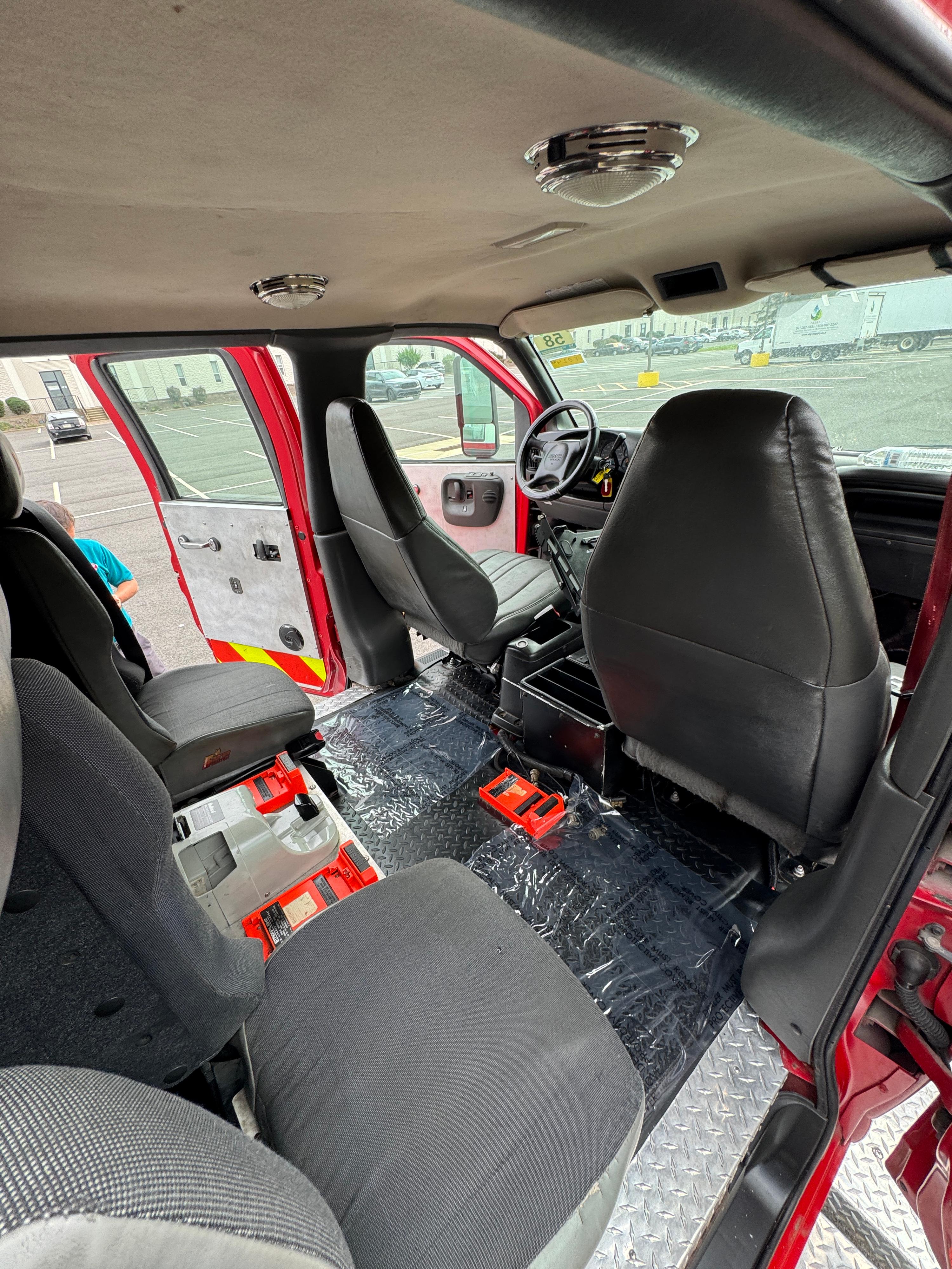 2008 Pierce GMC 4x4 Mini Pumper - image 16