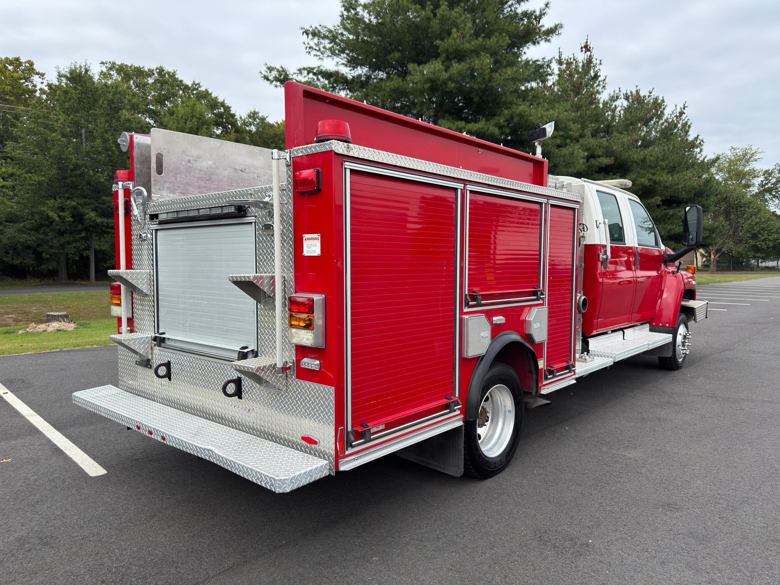2008 Pierce GMC 4x4 Mini Pumper - image 8