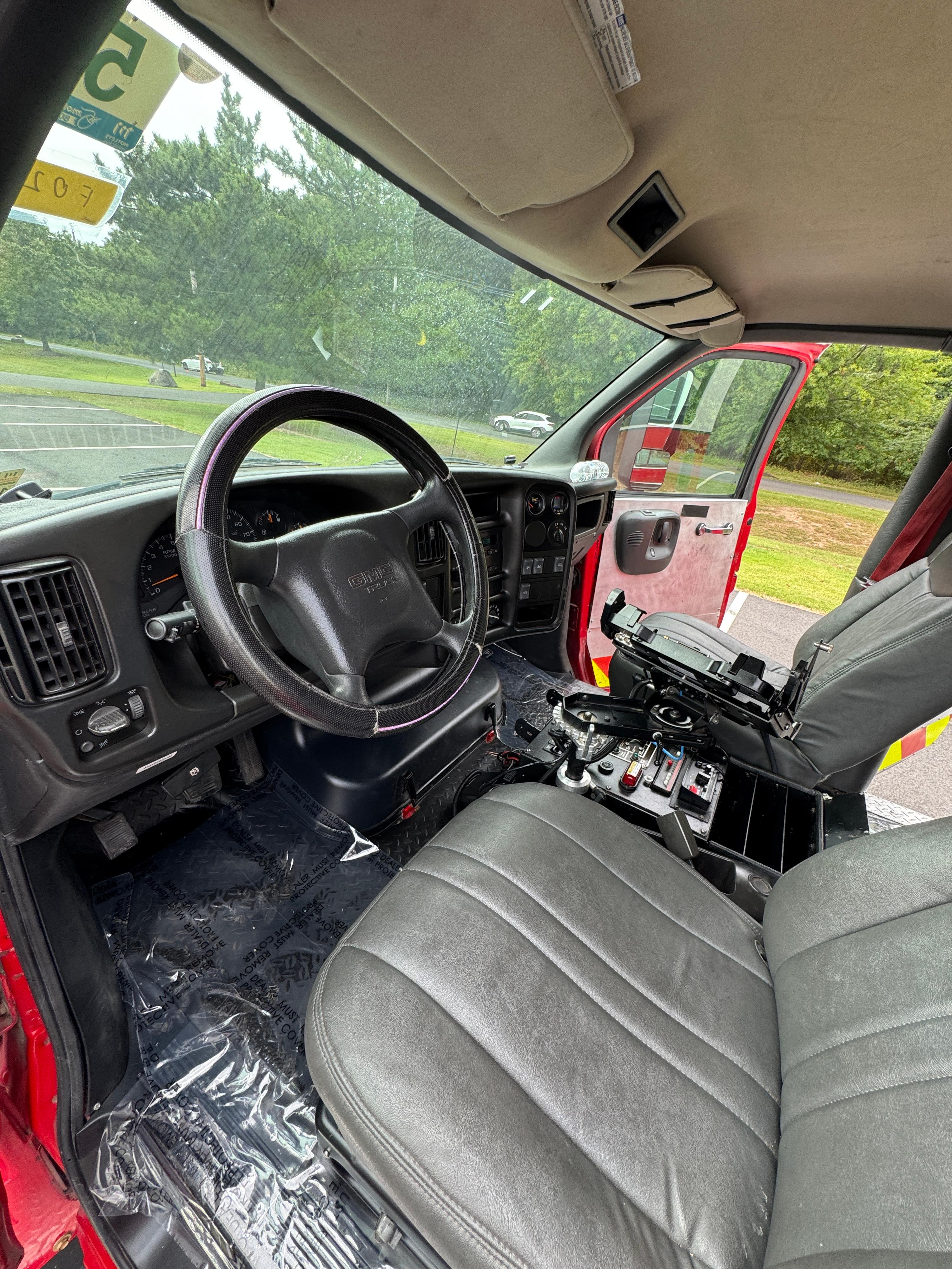 2008 Pierce GMC 4x4 Mini Pumper - image 13