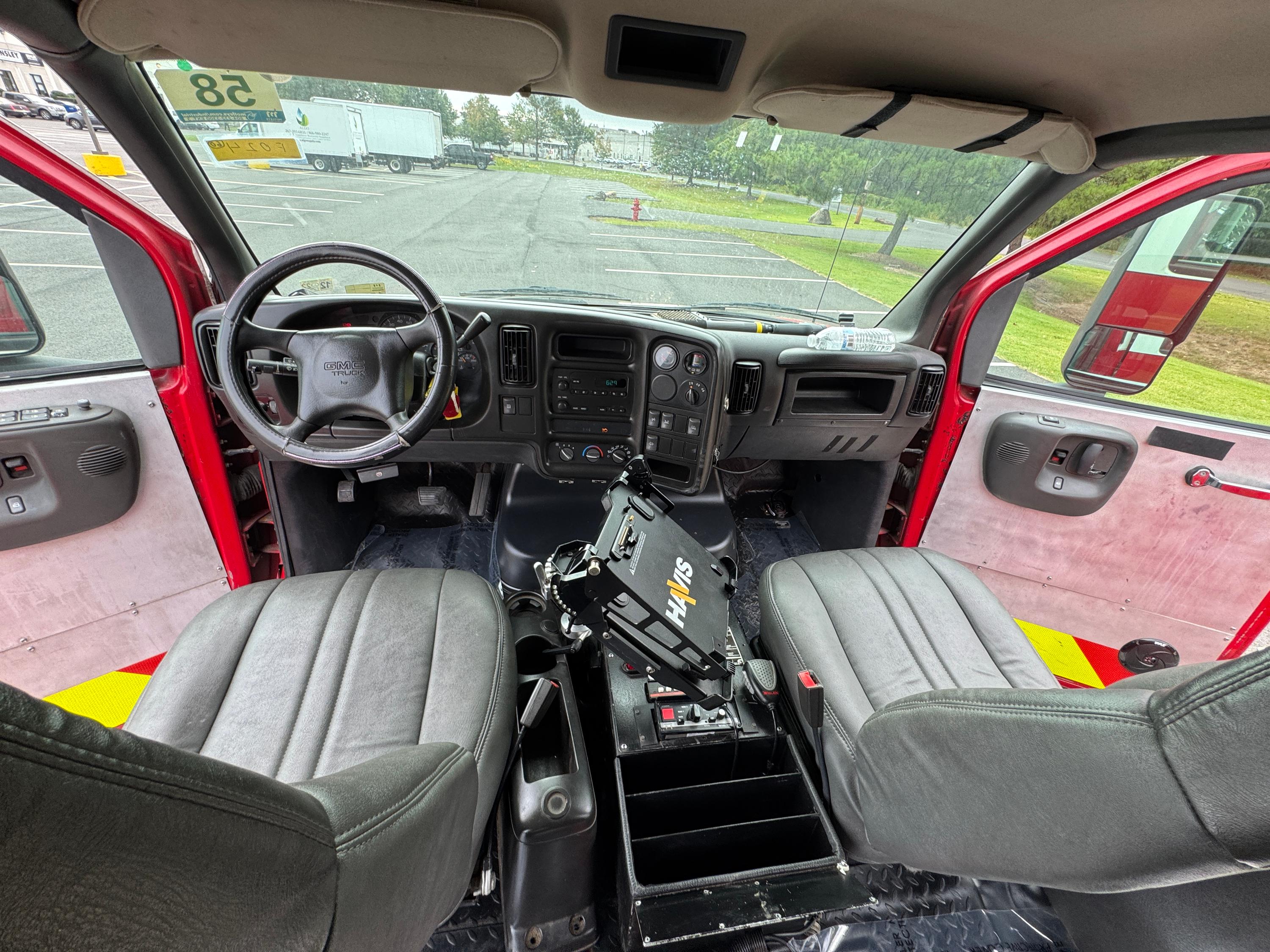 2008 Pierce GMC 4x4 Mini Pumper - image 12