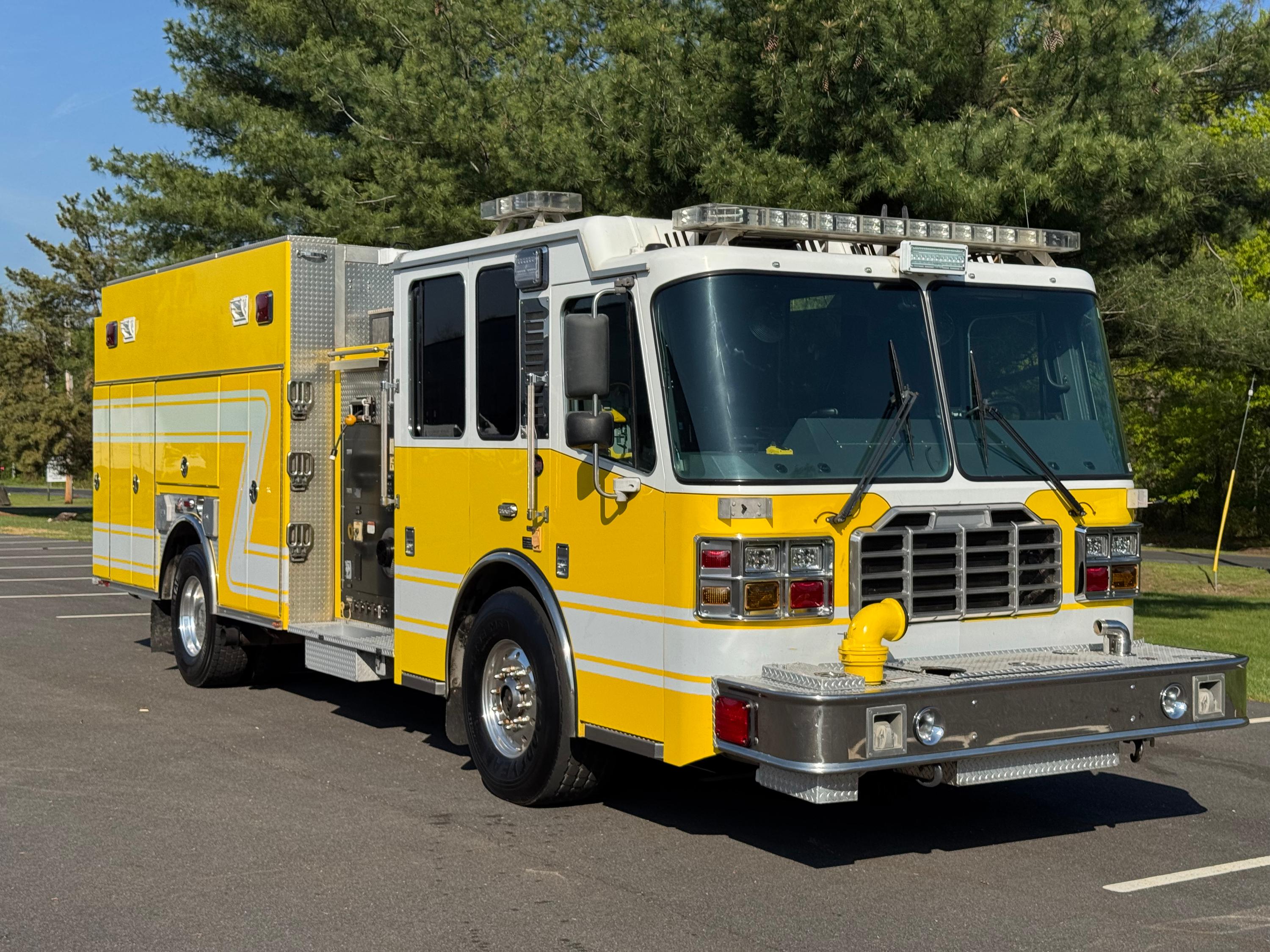 2009 Ferrara Inferno Pumper - image 2
