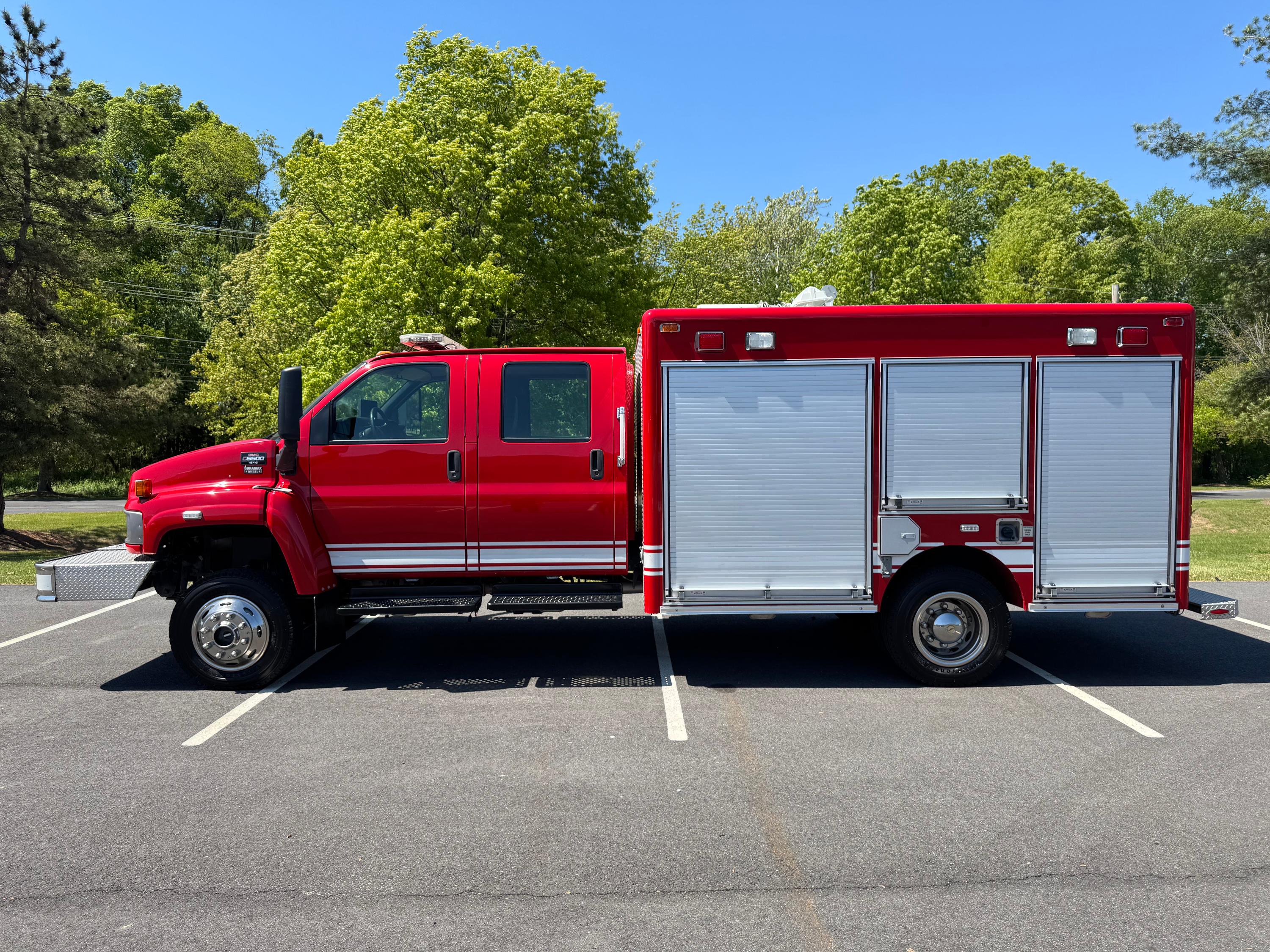 2009 Pierce GMC 4x4 Light Rescue - image 4
