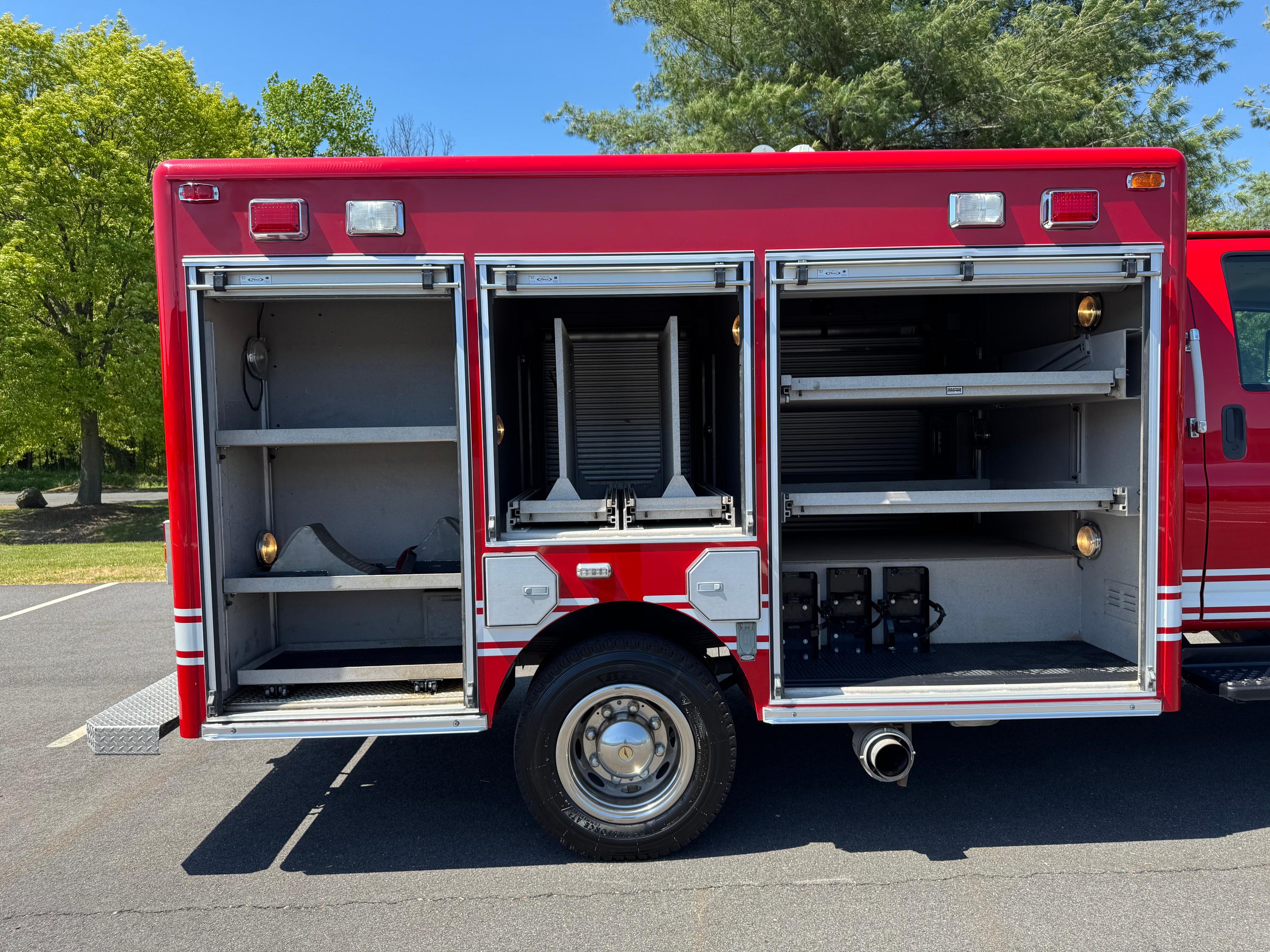 2009 Pierce GMC 4x4 Light Rescue - image 16