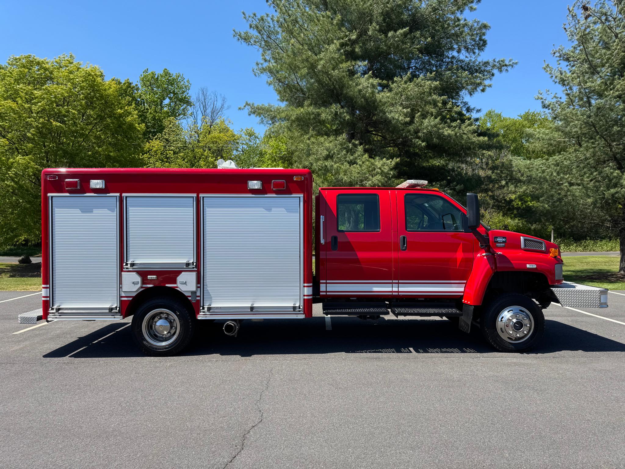 2009 Pierce GMC 4x4 Light Rescue - image 5