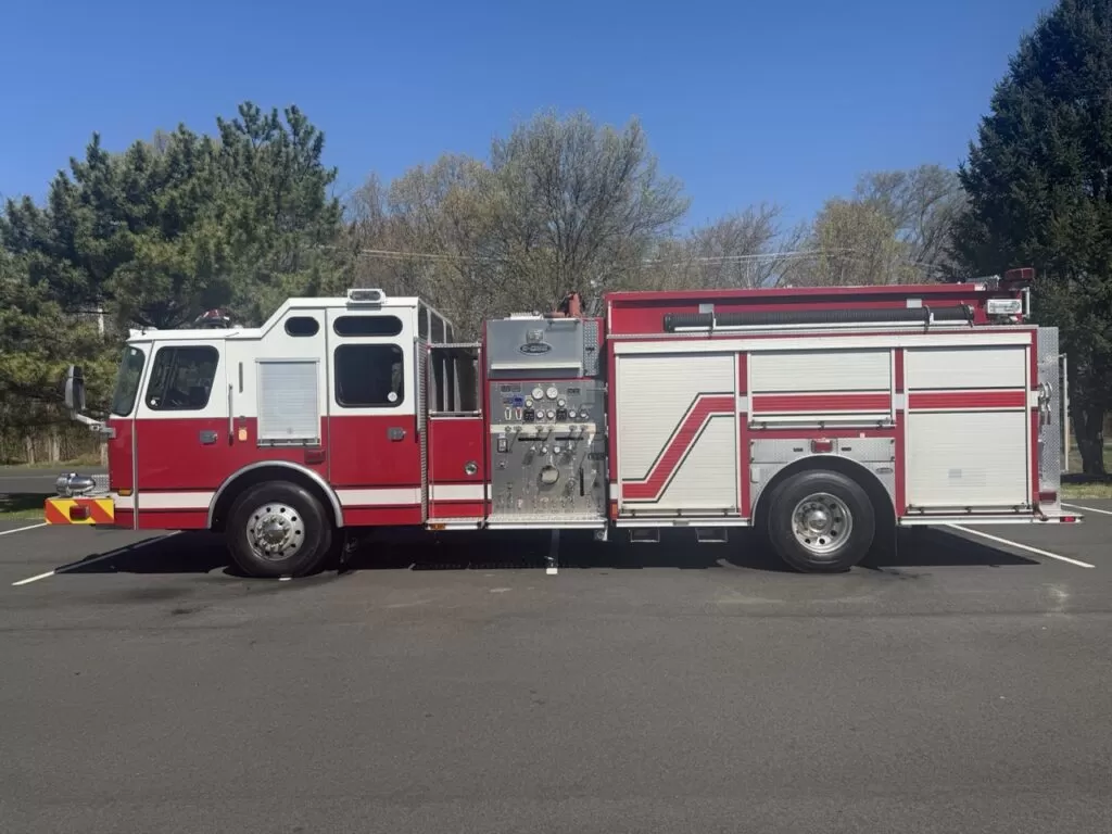 2010 E-One Custom Pumper - image 3