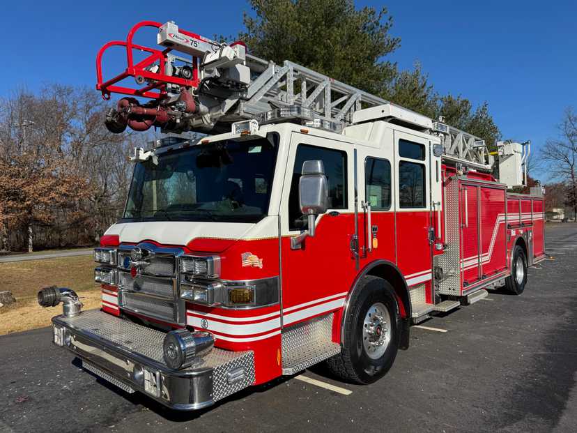 2011 Pierce Velocity 75' Aerial