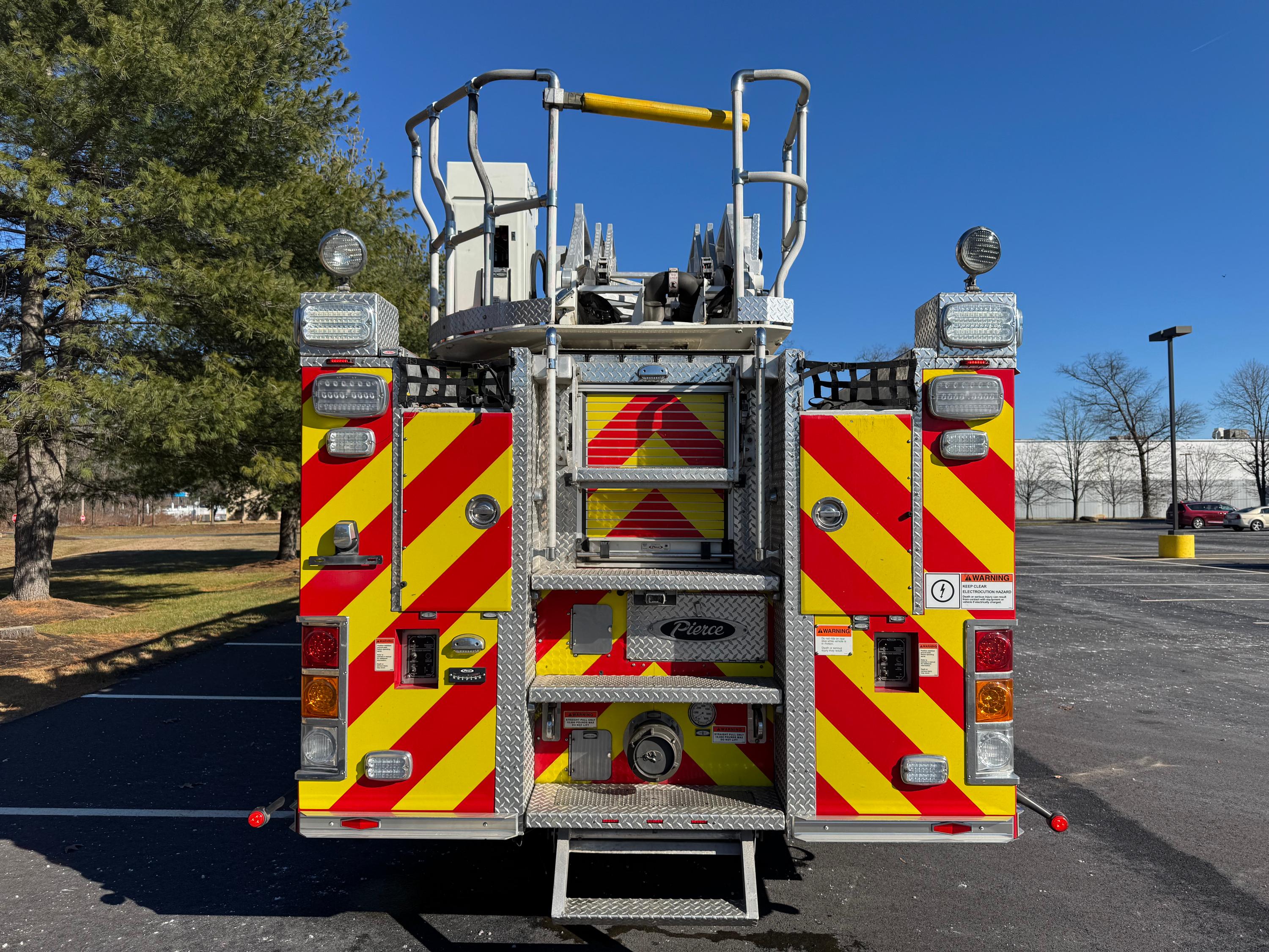 2011 Pierce Velocity 75' Aerial - image 9
