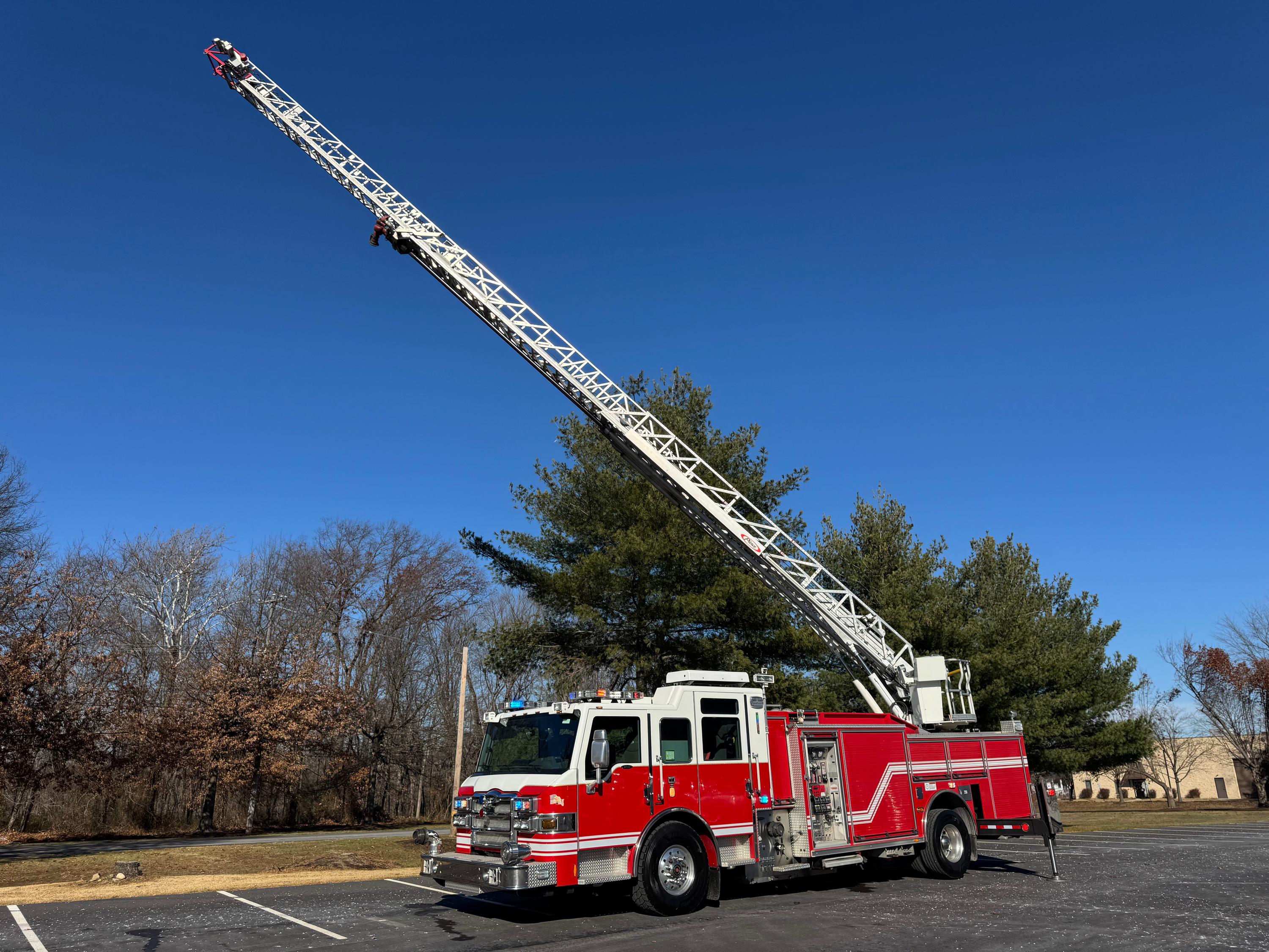 2011 Pierce Velocity 75' Aerial - image 3